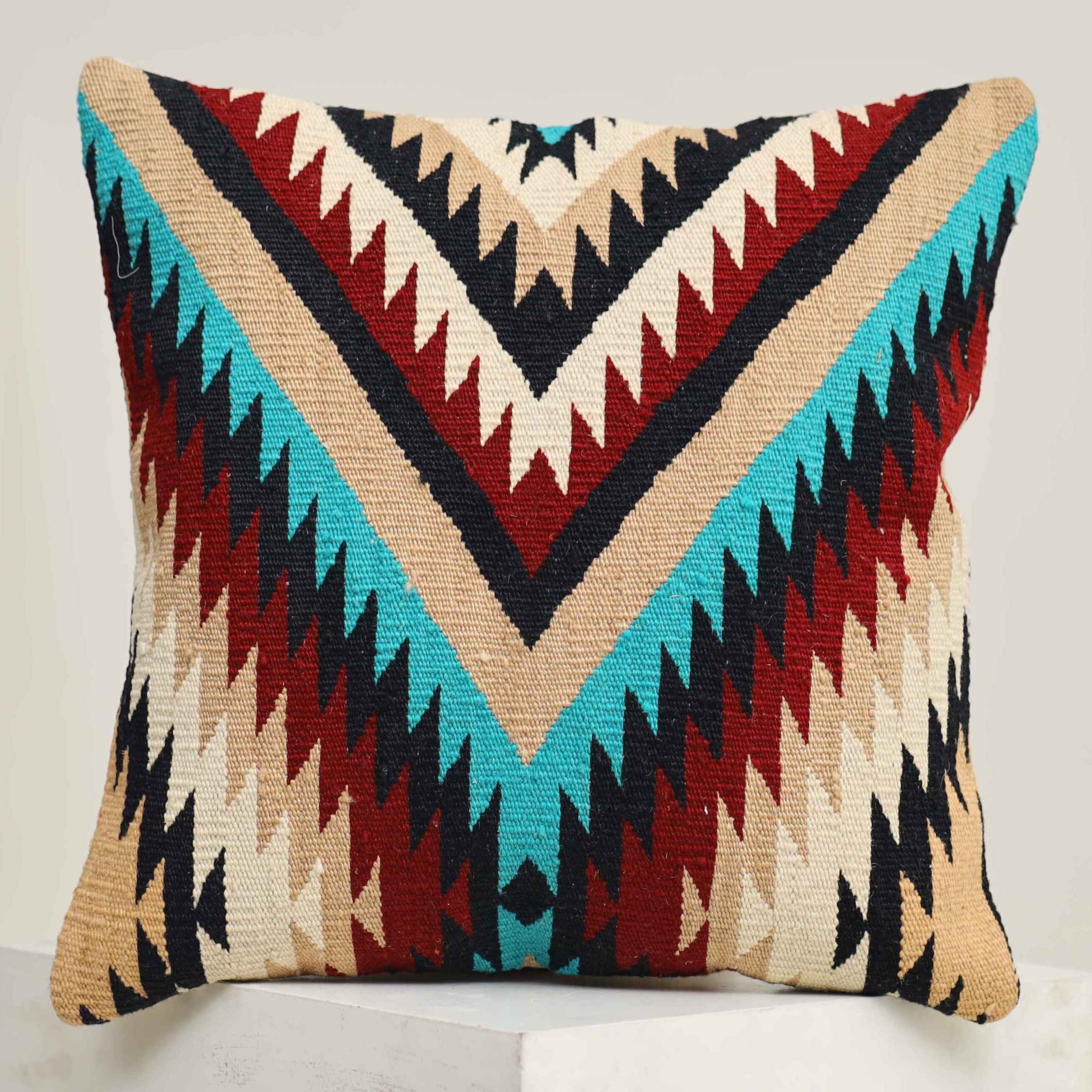 HAND WOVEN THROW CUSHIONS - 240 HAND WOVEN THROW CUSHIONS - 240