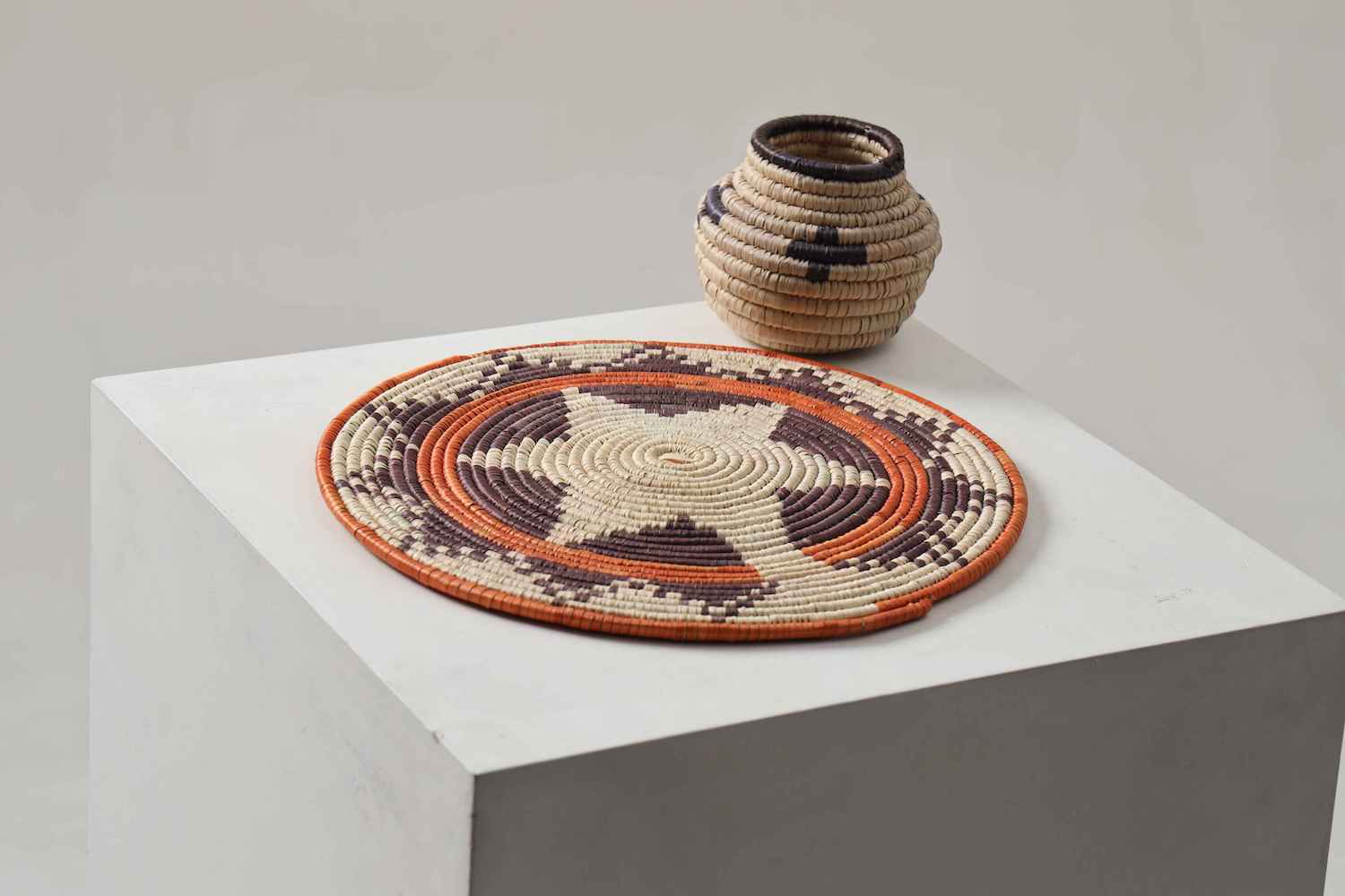 HAND WOVEN WEDDING FLAT MAT BASKETS