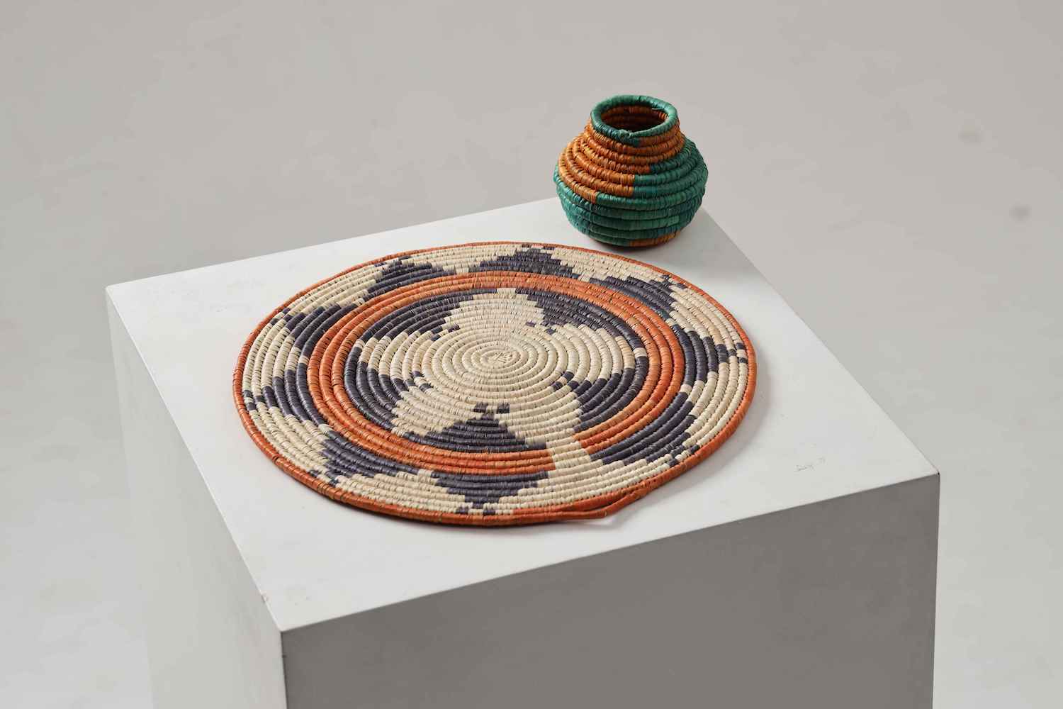 HAND WOVEN WEDDING FLAT MAT BASKETS