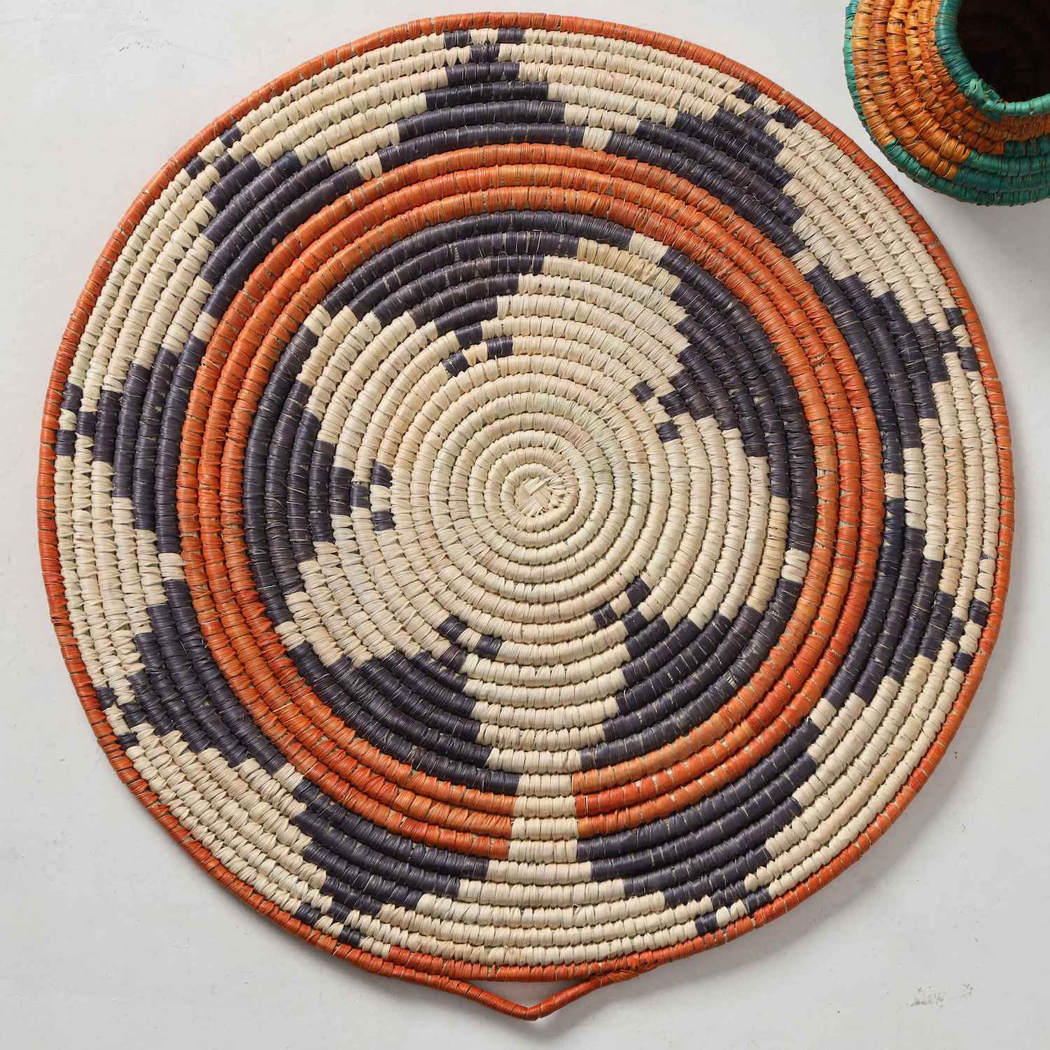 HAND WOVEN WEDDING FLAT MAT BASKETS - 254 HAND WOVEN WEDDING FLAT MAT BASKETS - 254