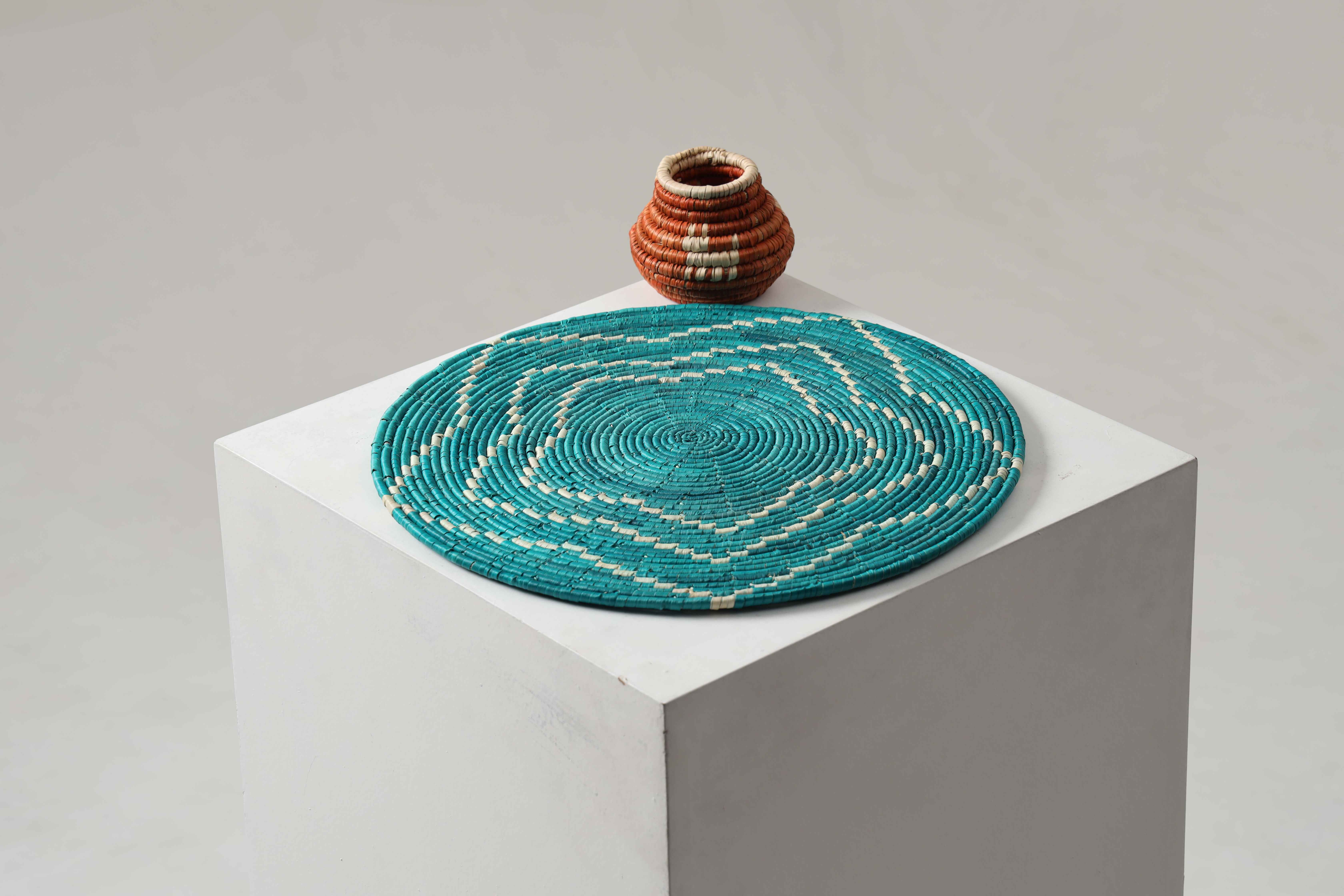 HAND WOVEN THIN MAT BASKETS (NIBV)
