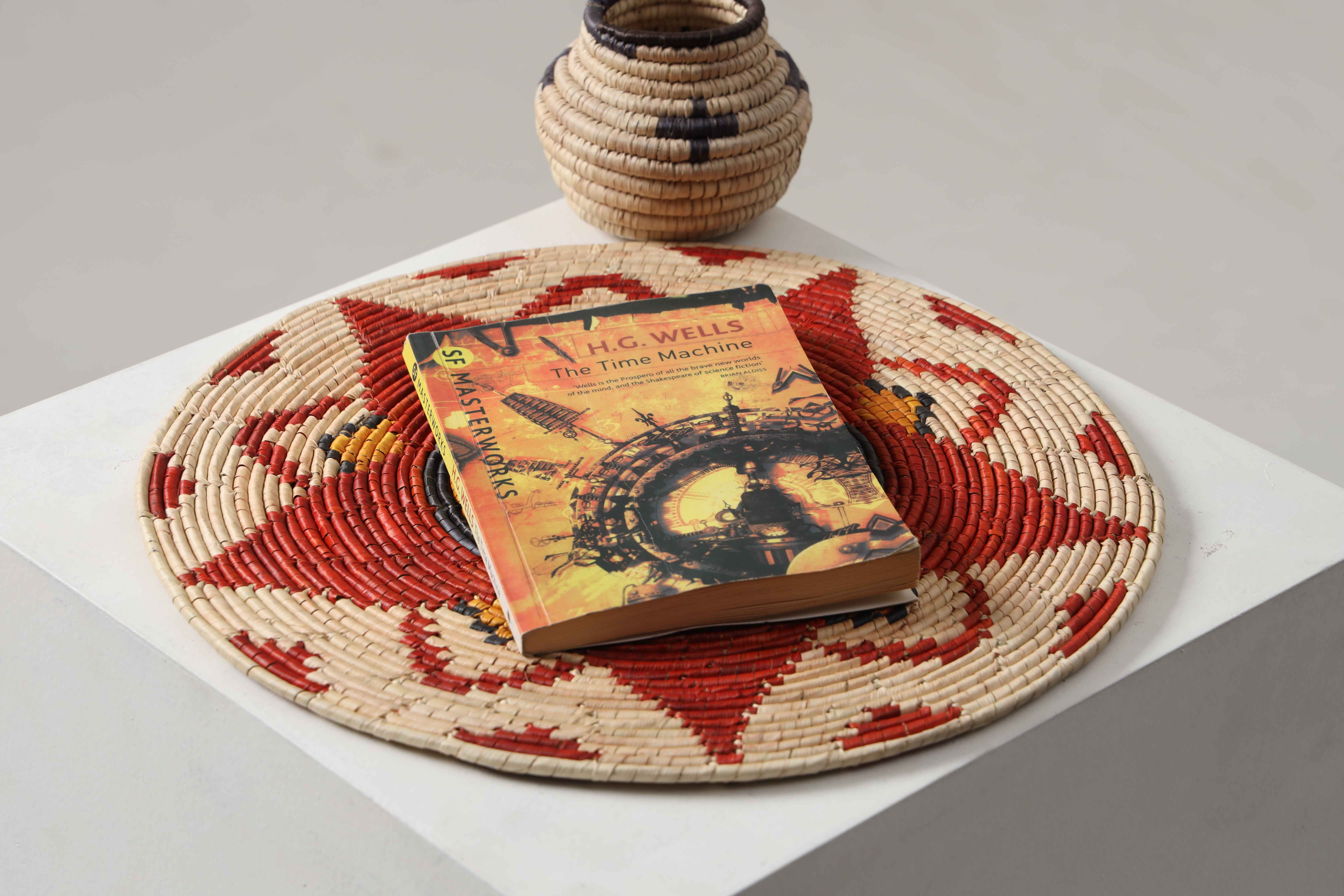 HAND WOVEN THIN MAT BASKETS (NIBV)