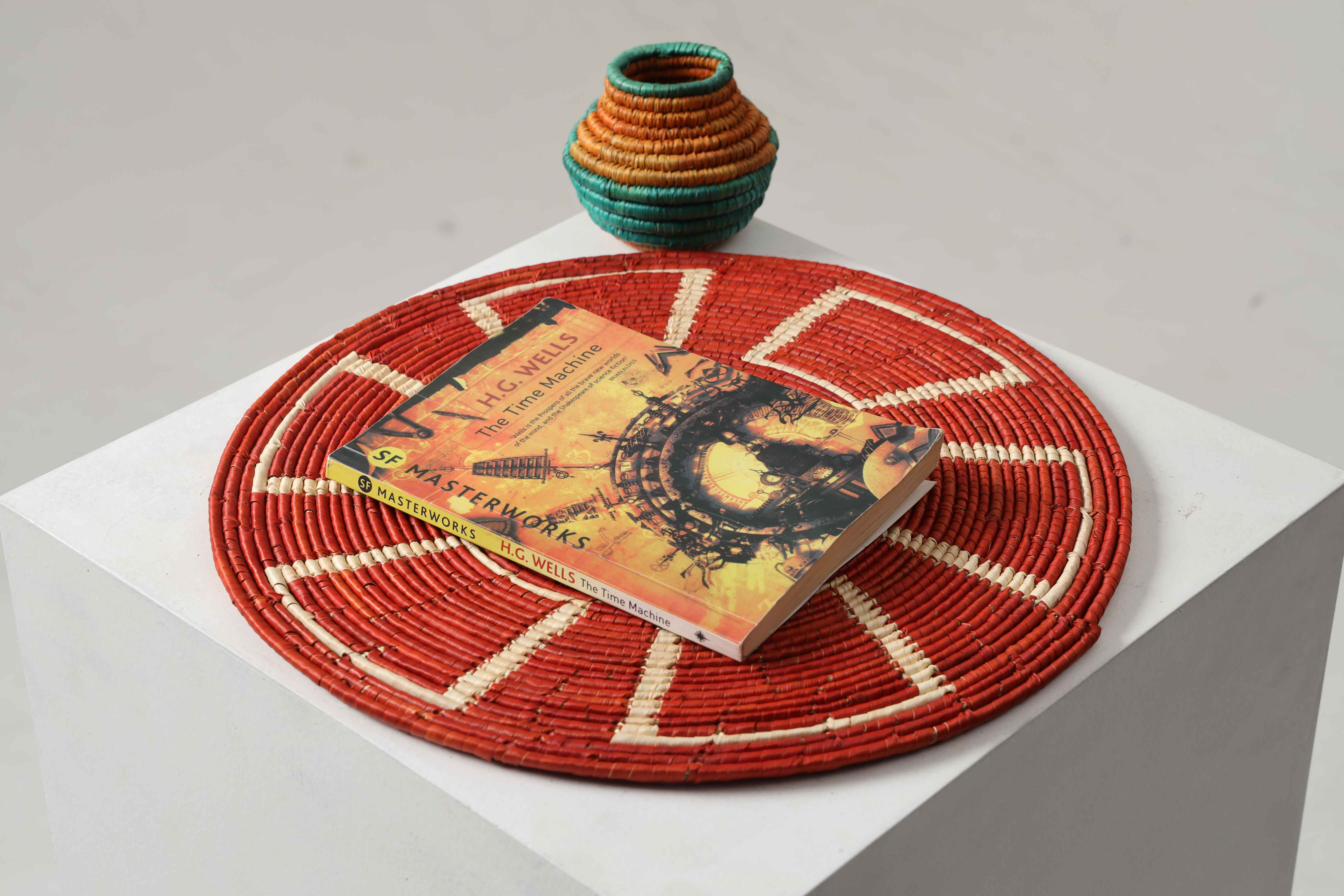 HAND WOVEN THIN MAT BASKETS (NIBV)