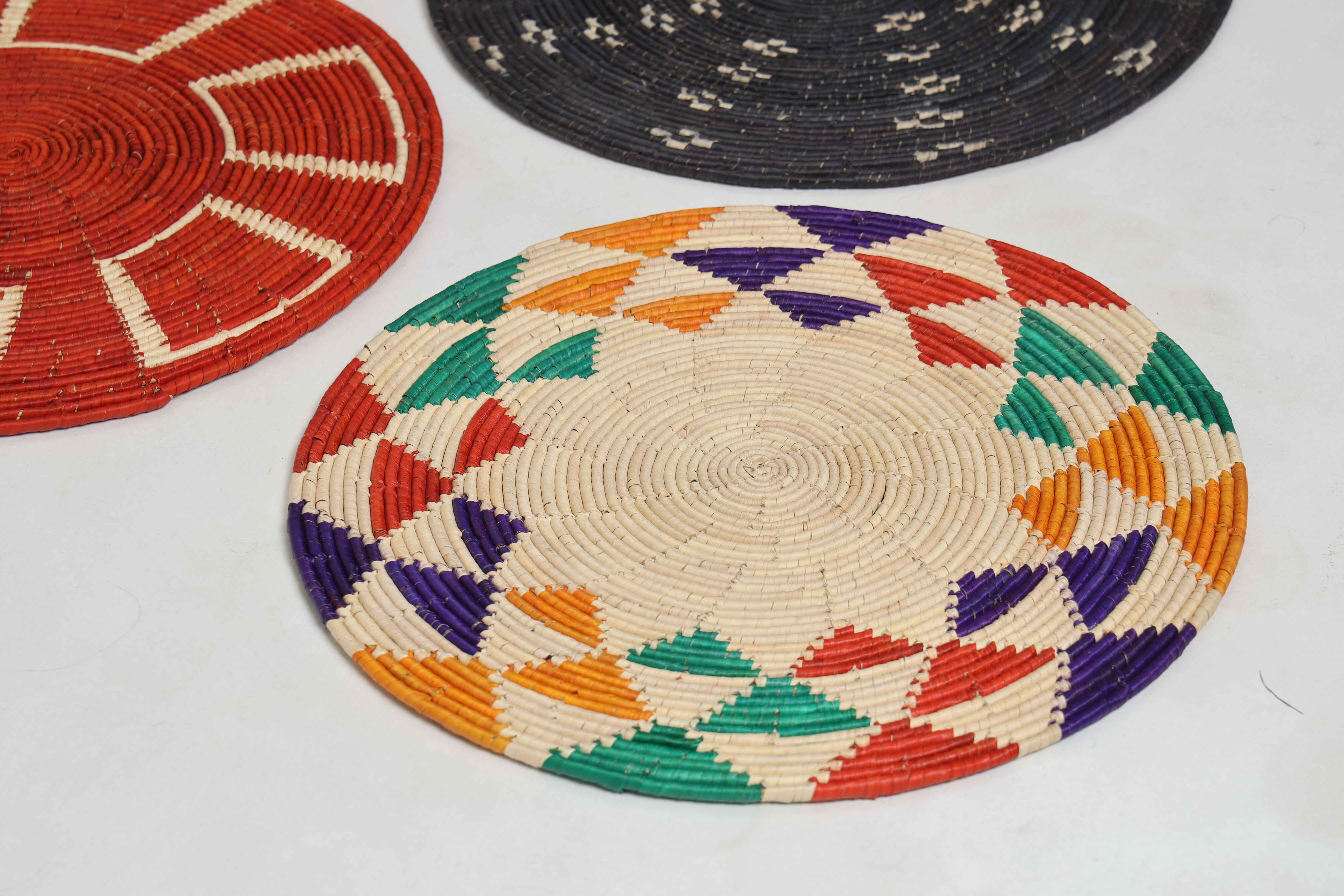 HAND WOVEN THIN MAT BASKETS (NIBV)
