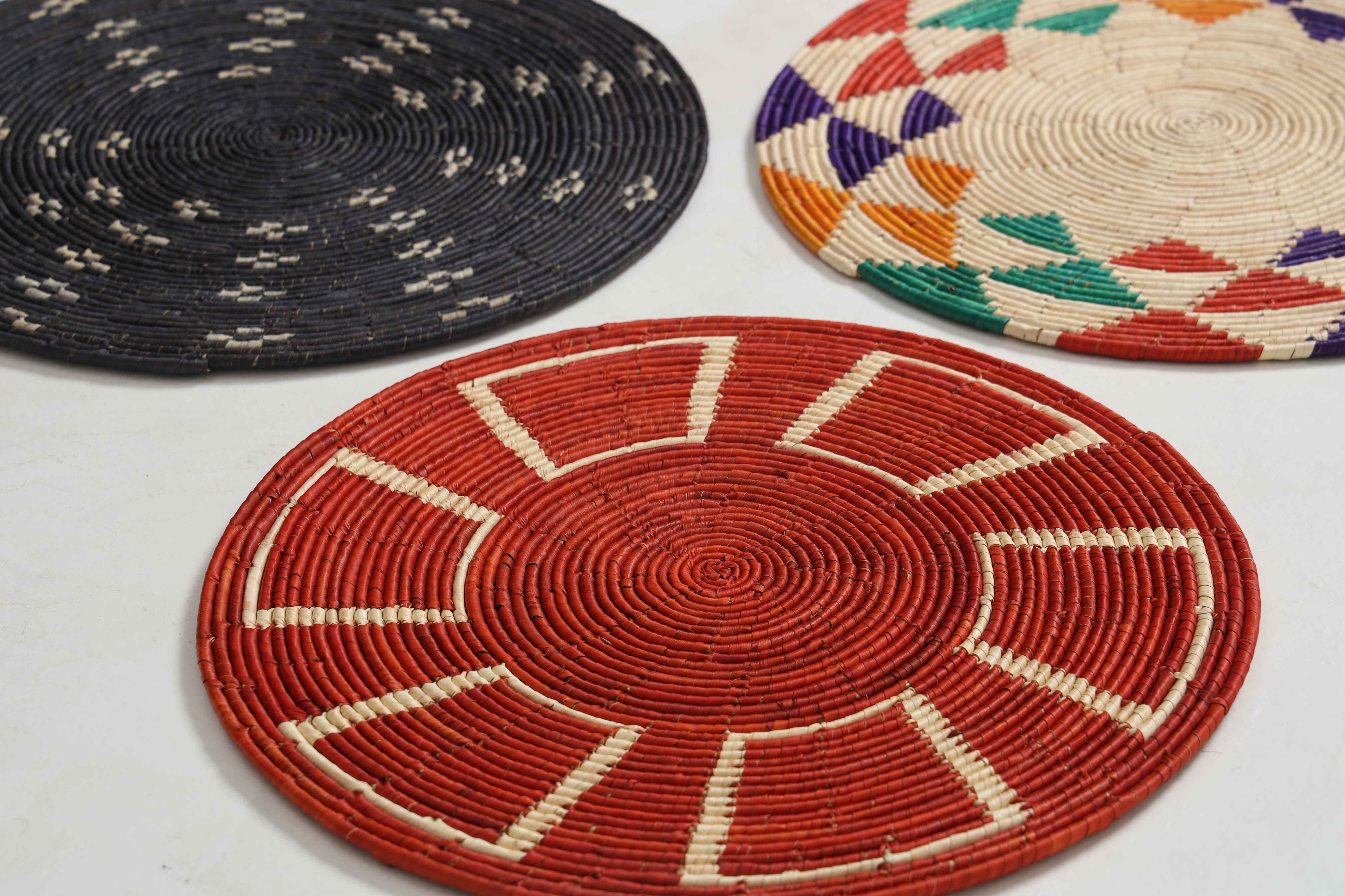 HAND WOVEN THIN MAT BASKETS (NIBV)