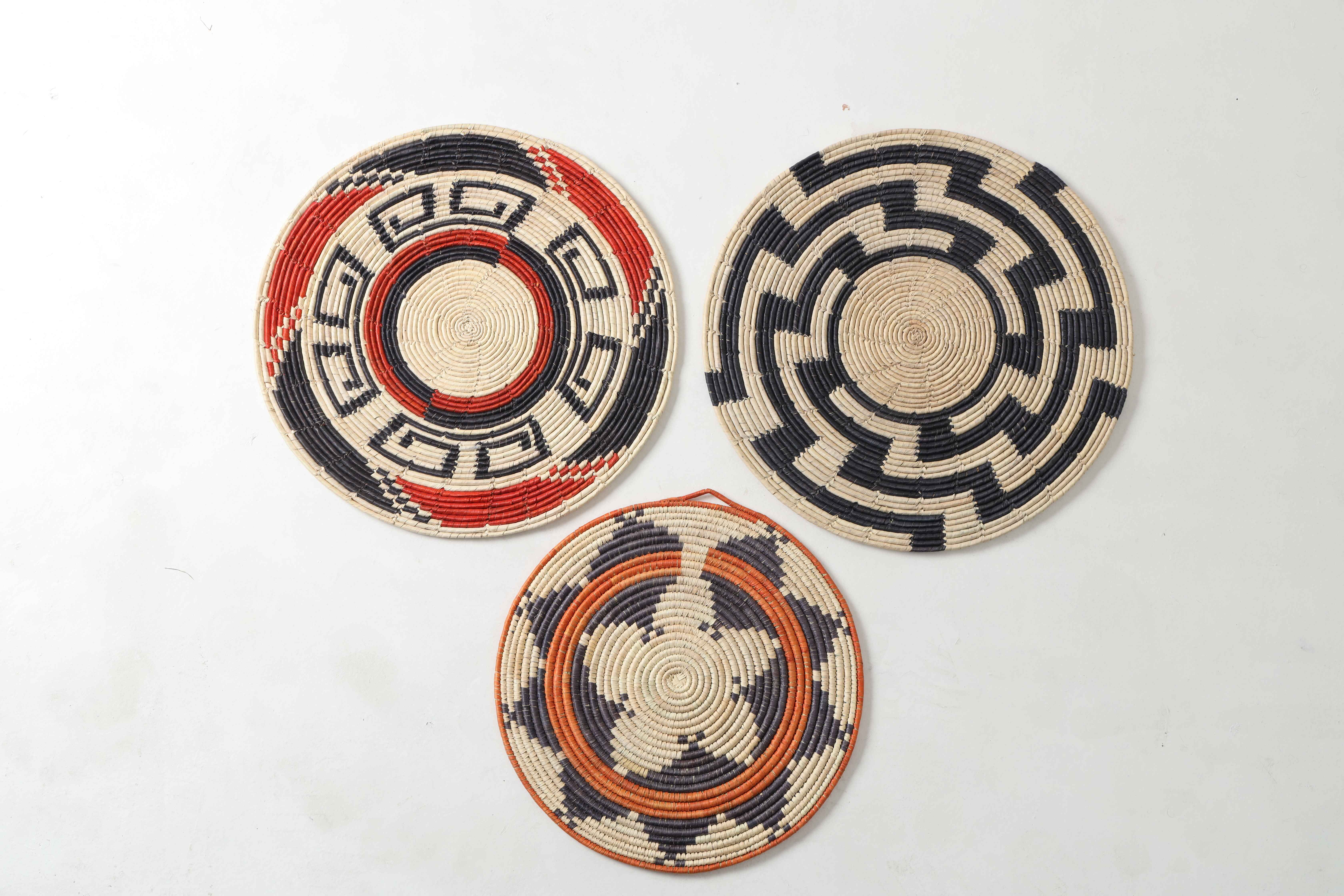 HAND WOVEN THIN MAT BASKETS (NIBV)