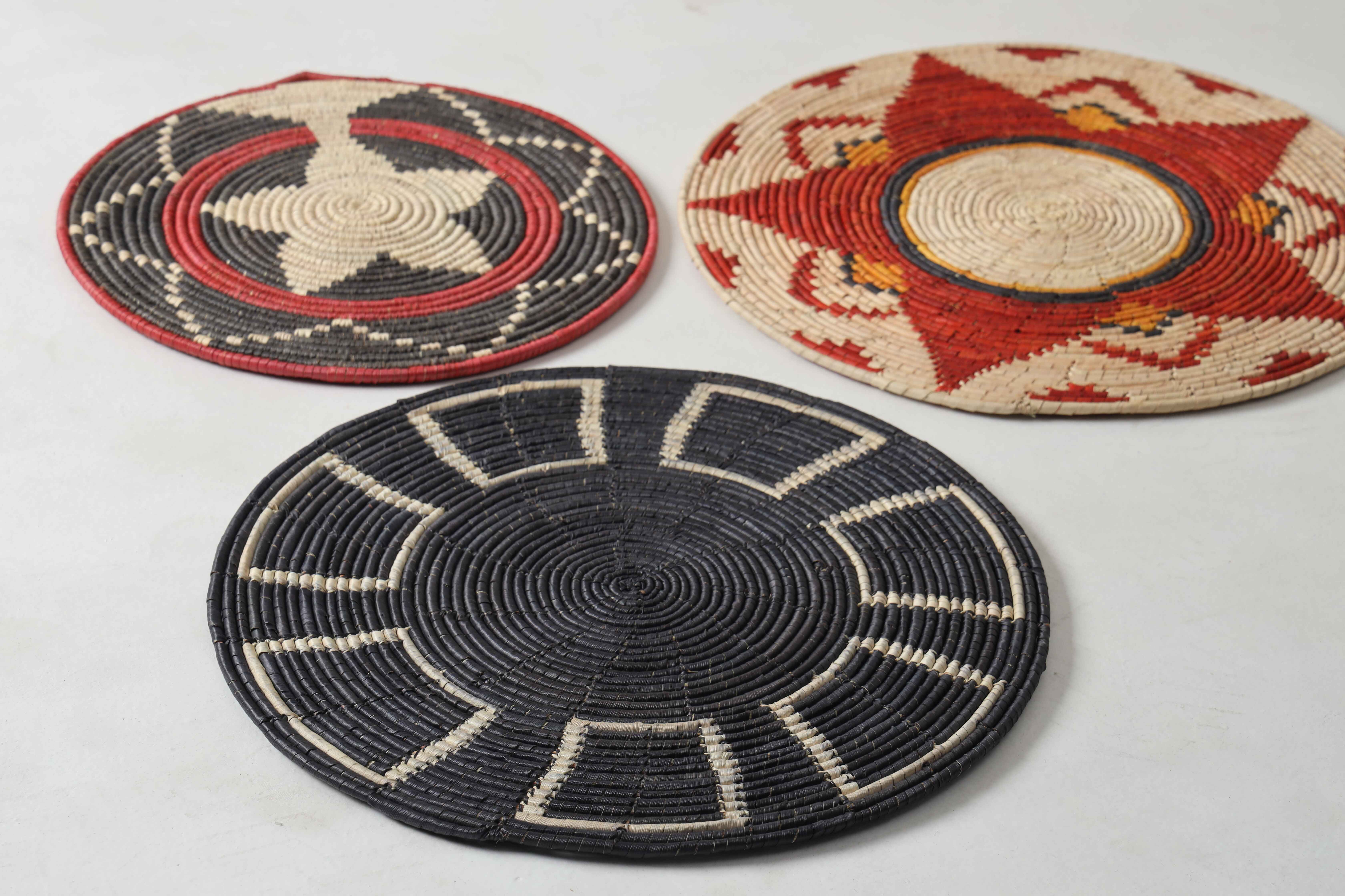 HAND WOVEN THIN MAT BASKETS (NIBV)