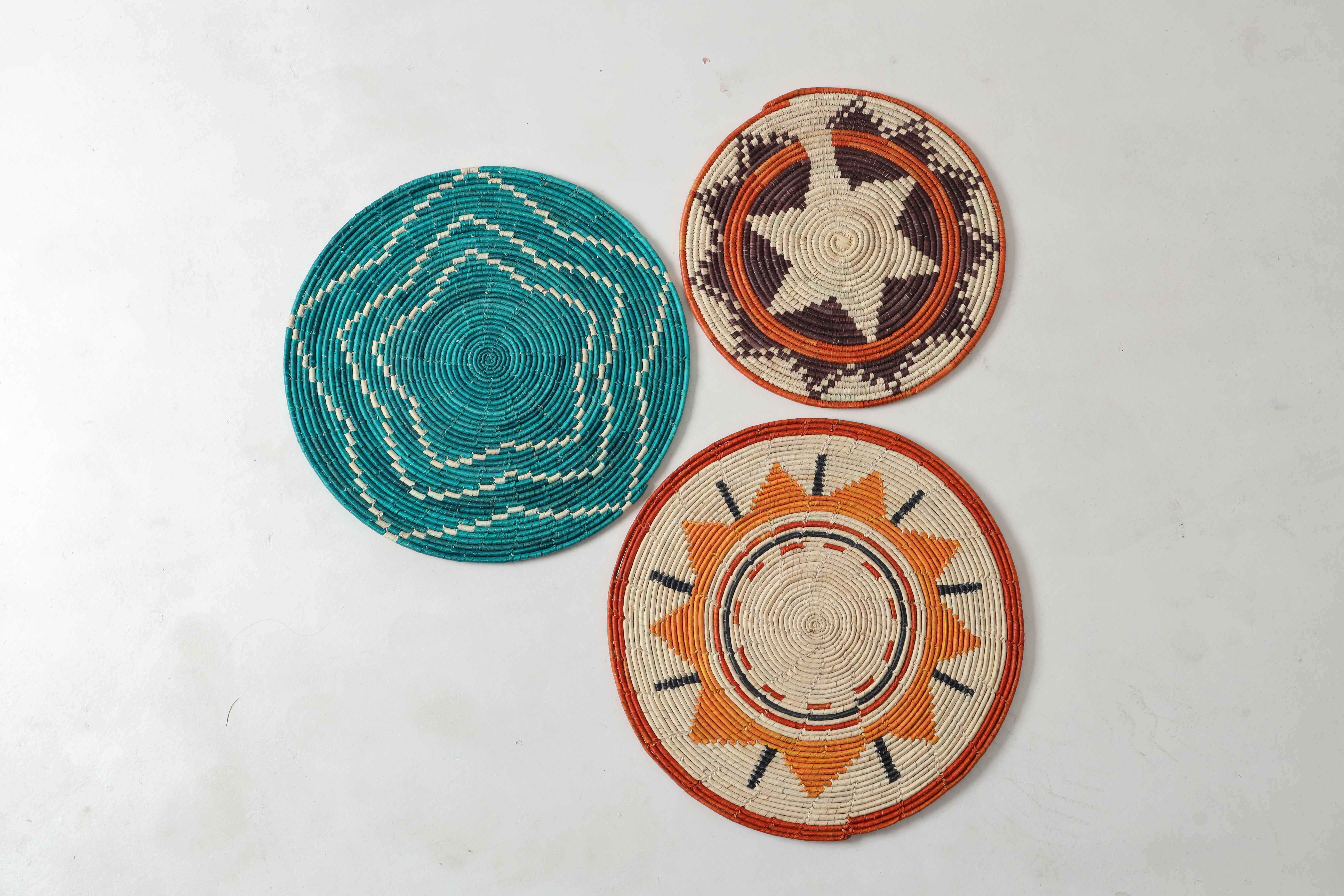 HAND WOVEN THIN MAT BASKETS (NIBV)