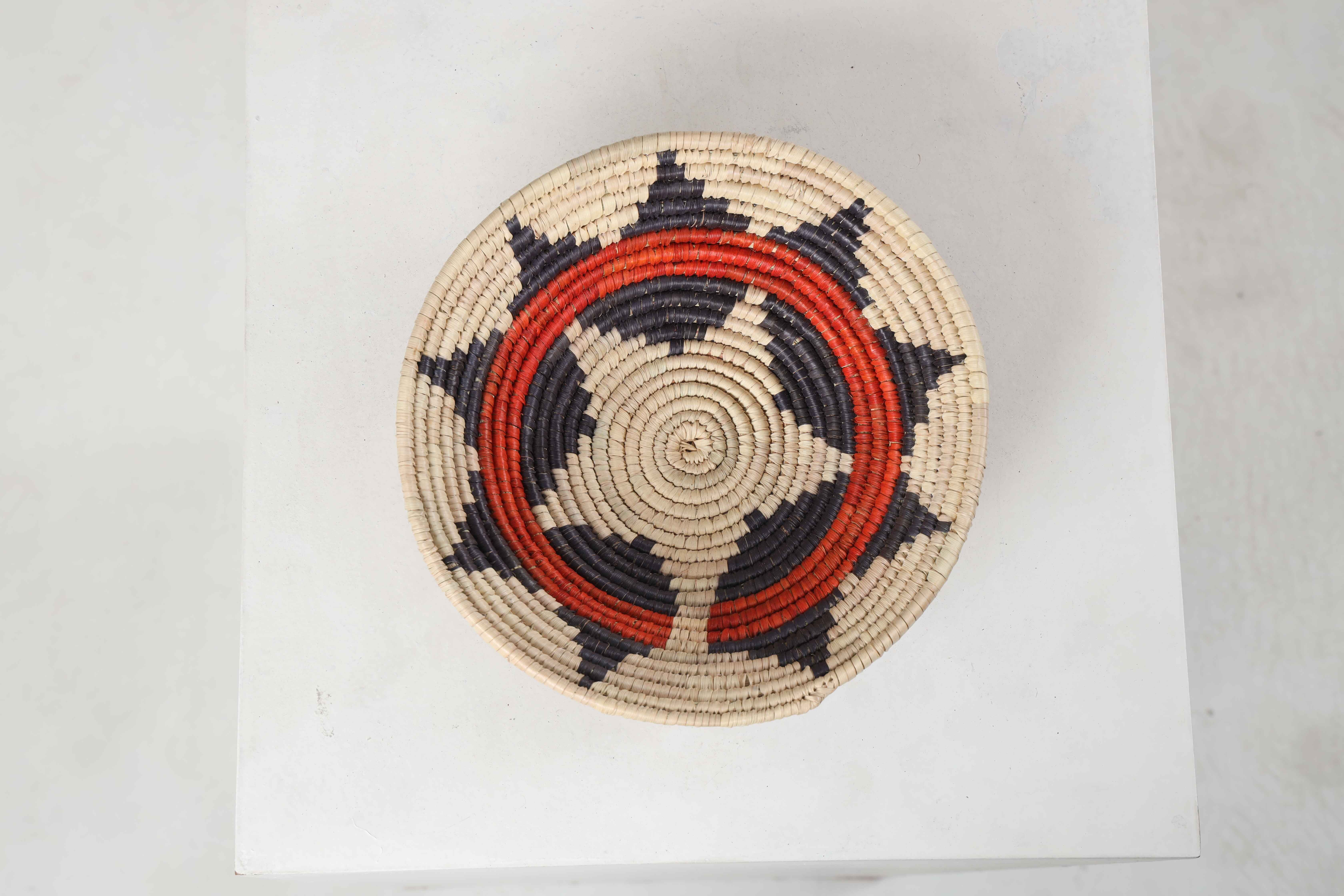 HAND WOVEN HOURSE BASKETS (NHDV)