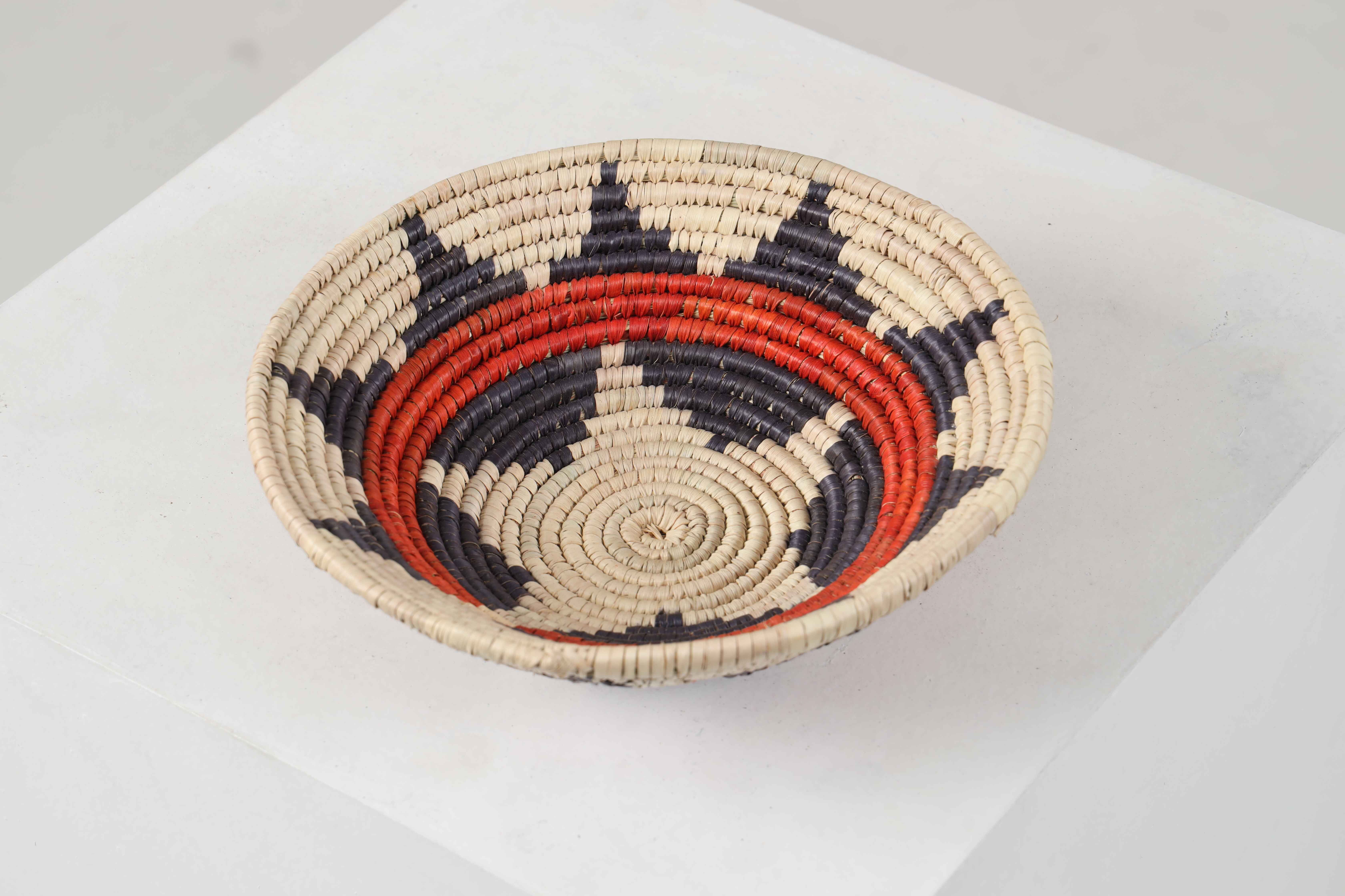 HAND WOVEN HOURSE BASKETS (NHDV)