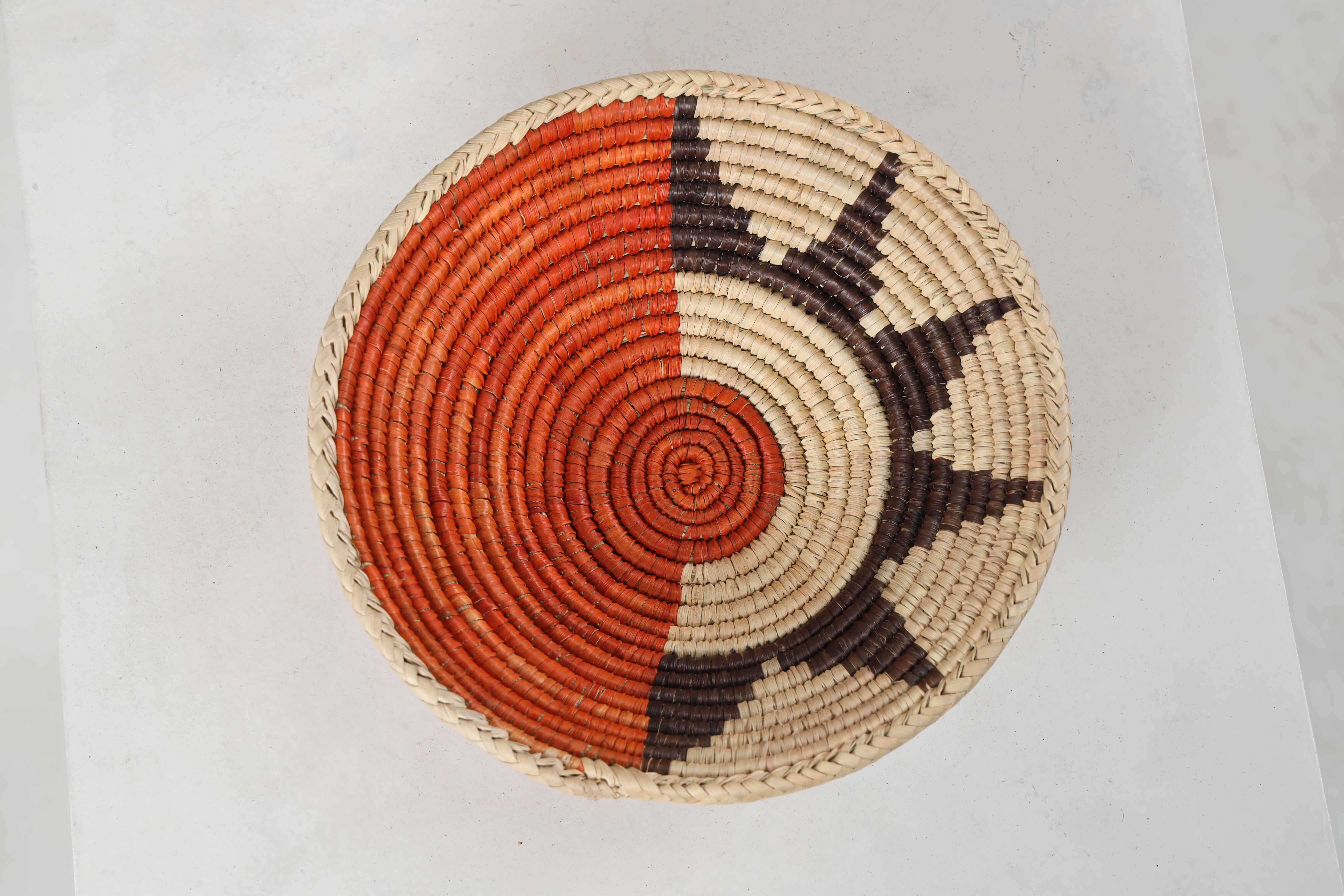 HAND WOVEN HOURSE BASKETS (NHDV)