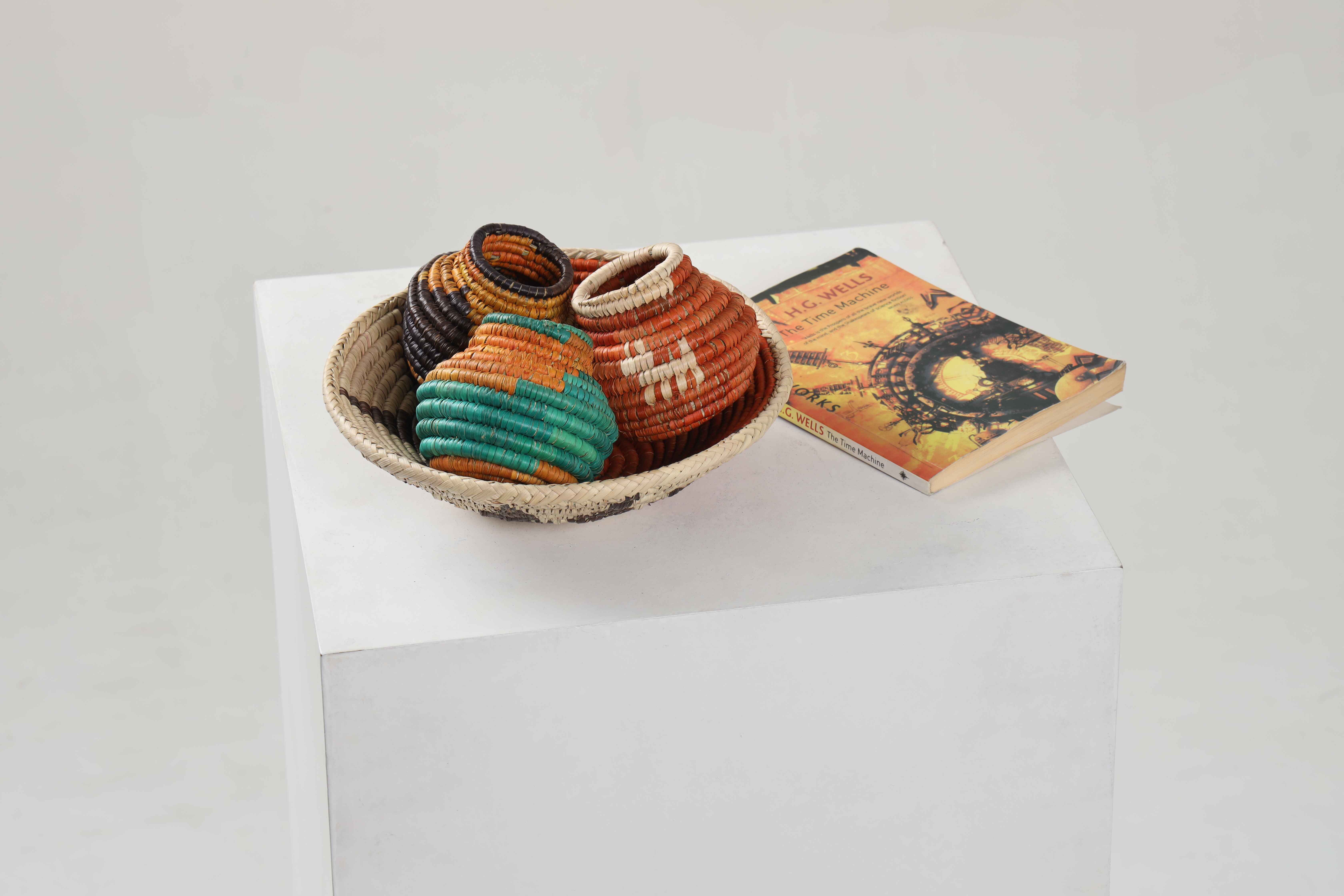 HAND WOVEN HOURSE BASKETS (NHDV)