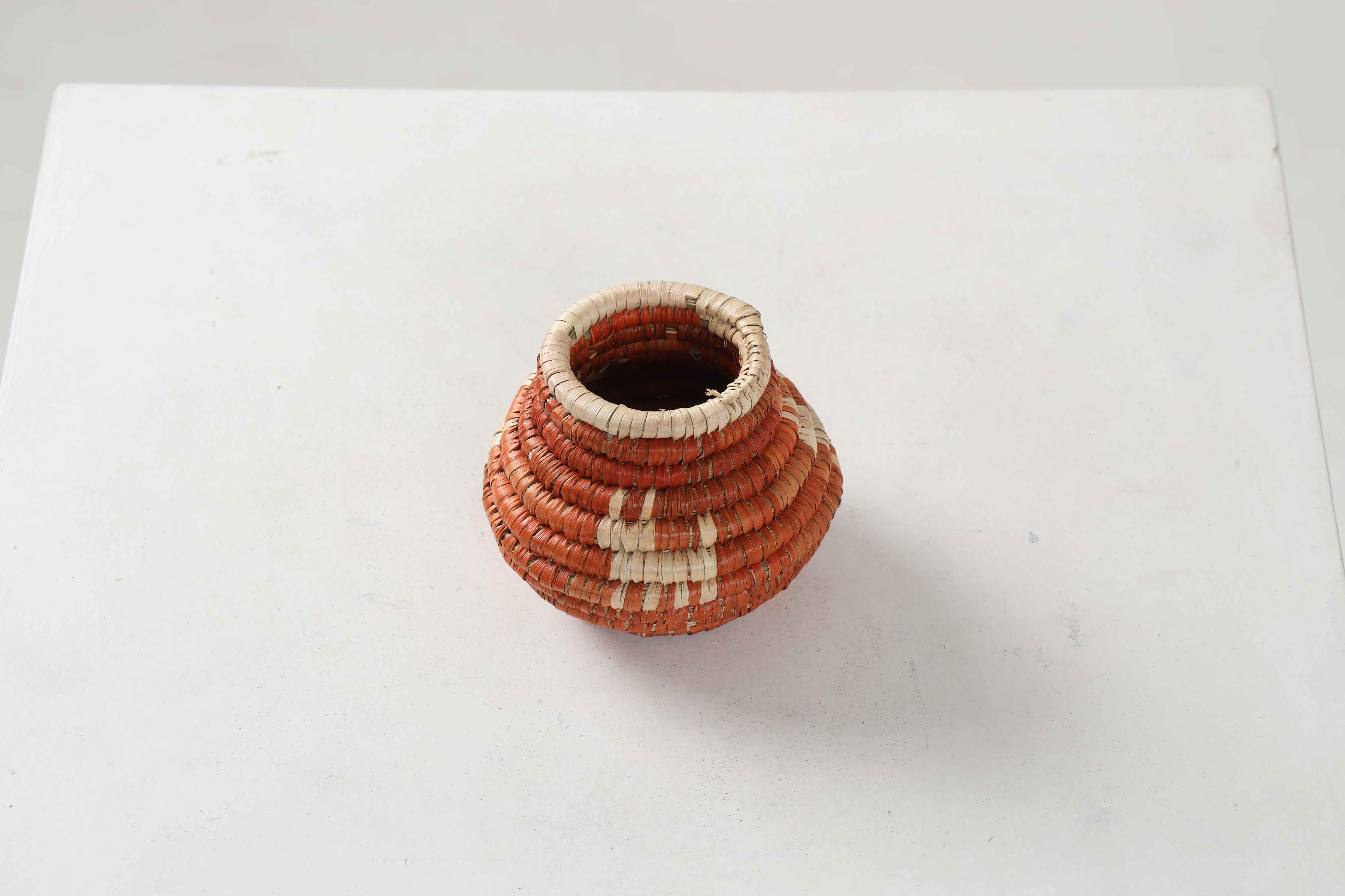 HAND WOVEN MINIATURE-POTTER BASKETS (NJEU)