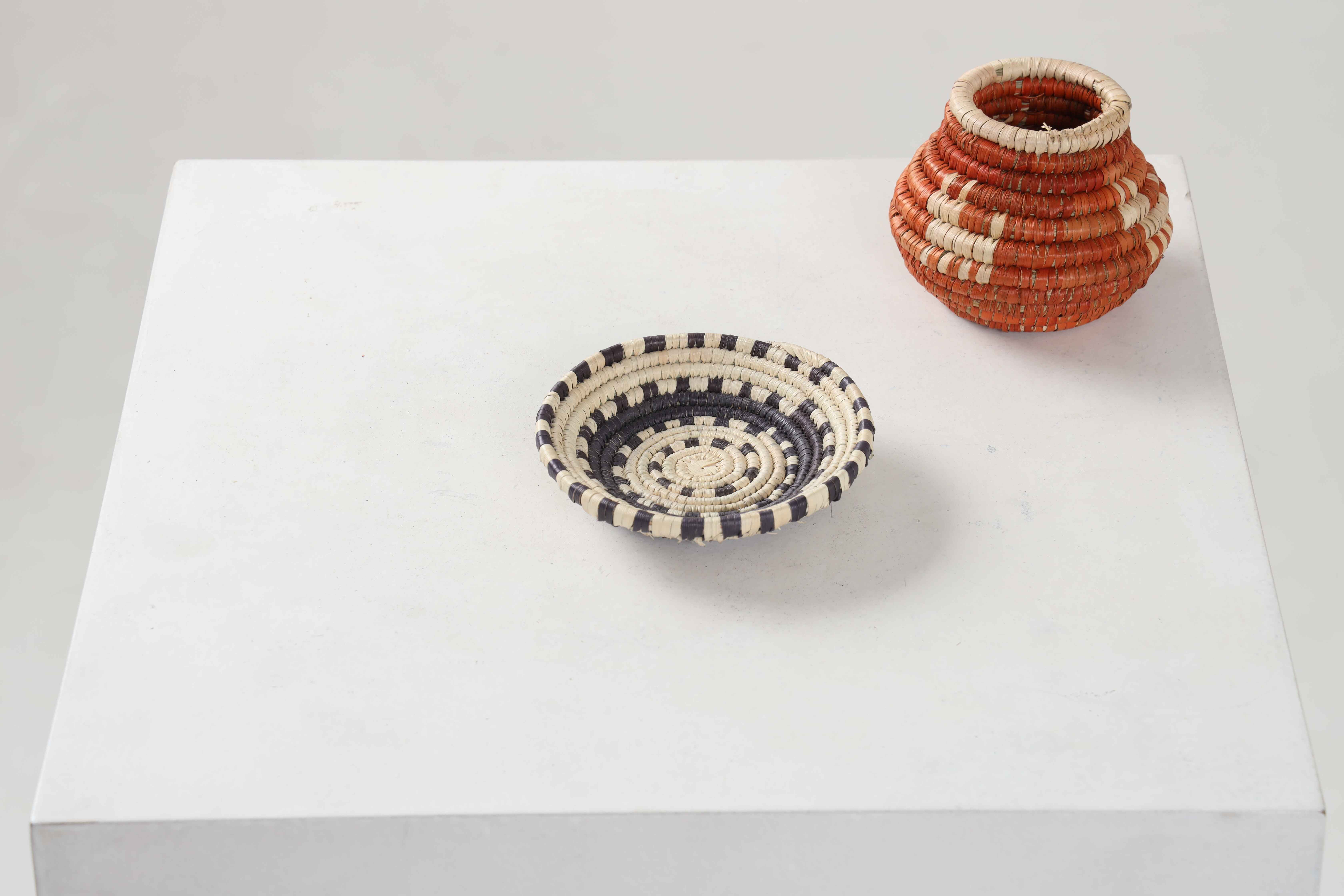 HAND WOVEN MINIATURE BASKETS (NLAU)