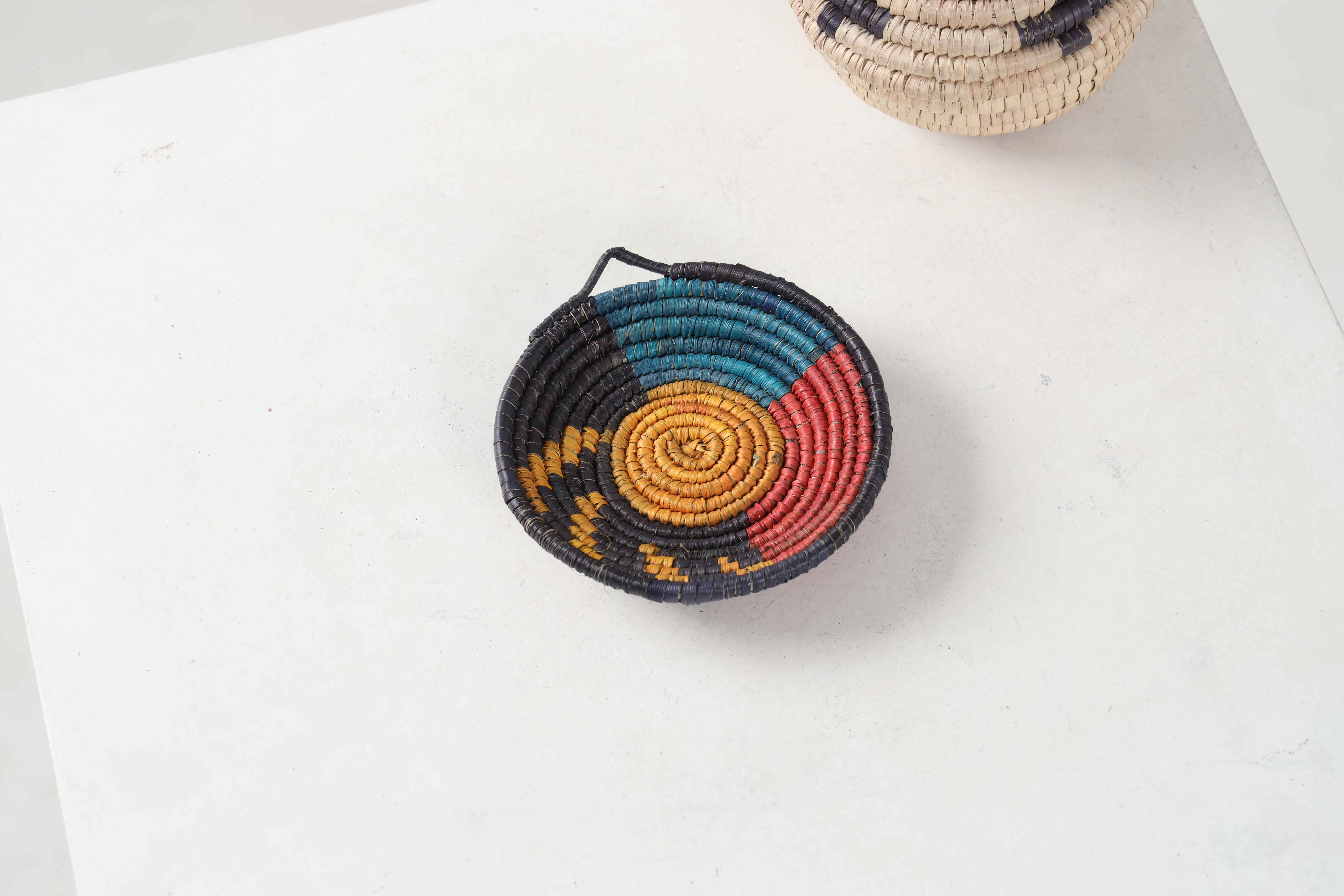 HAND WOVEN MINIATURE BASKETS (NLAU)