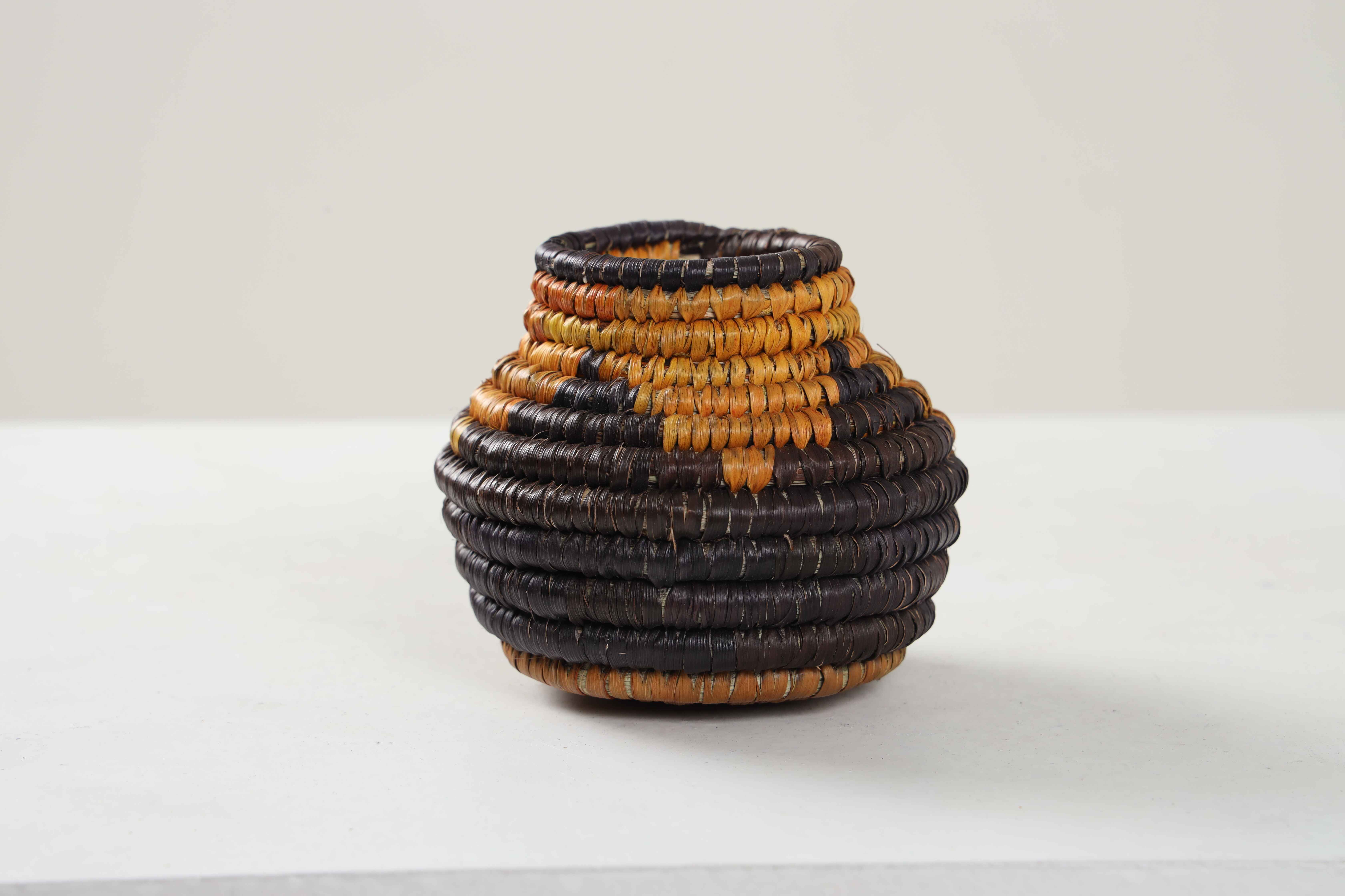 HAND WOVEN MINIATURE-POTTER BASKETS (NJEU)