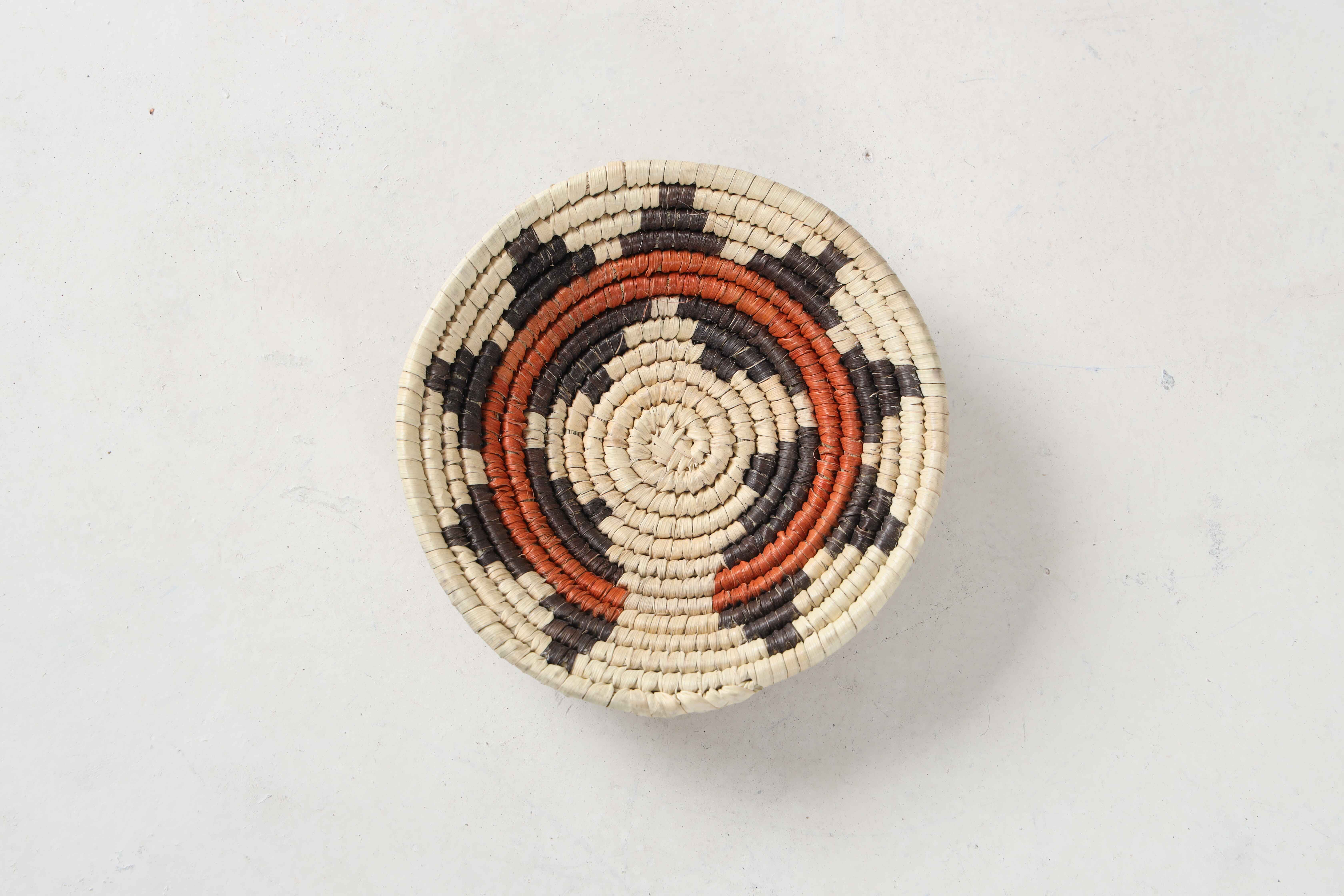 HAND WOVEN MINIATURE BASKETS (NLAU) - 323 HAND WOVEN MINIATURE BASKETS (NLAU) - 323