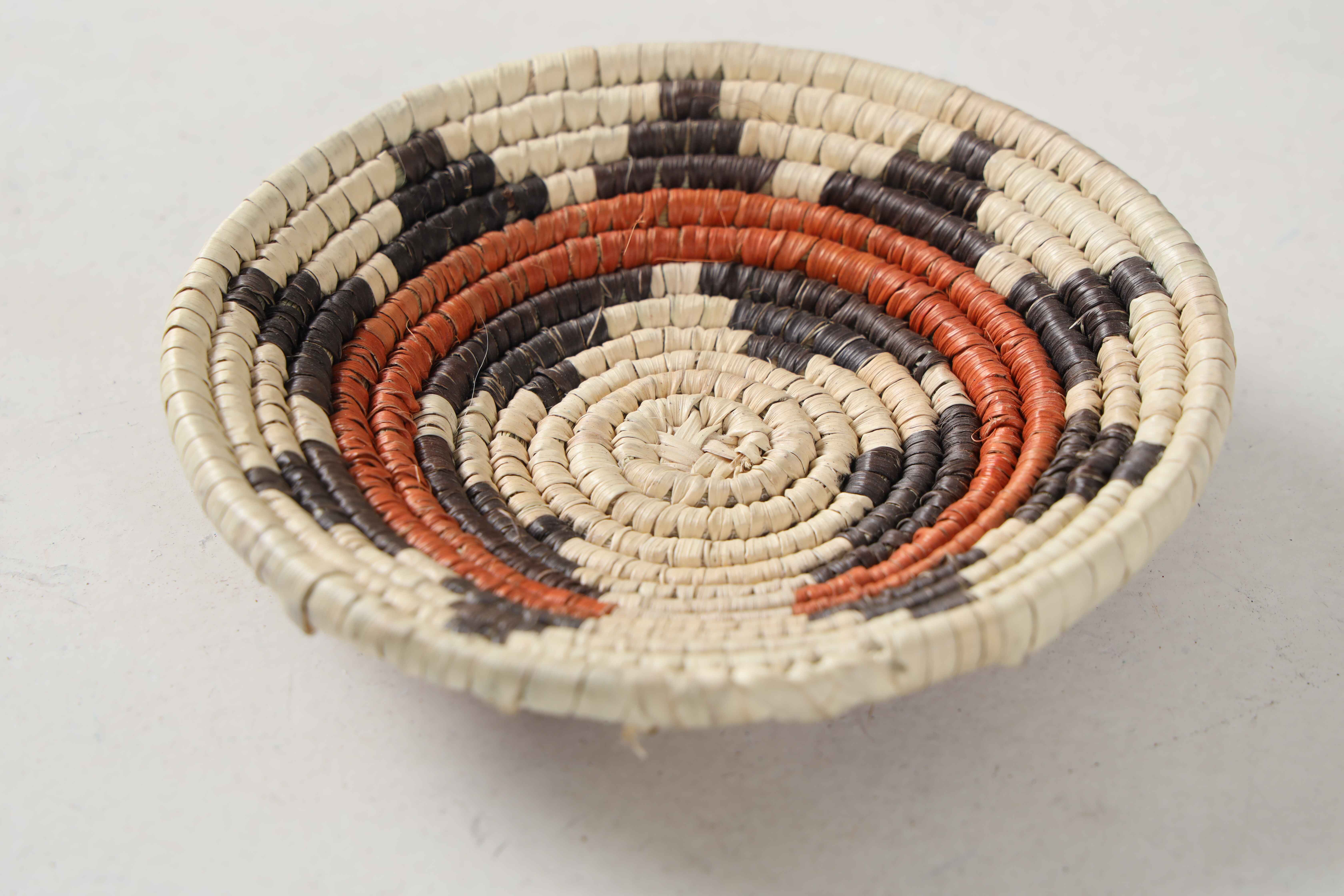 HAND WOVEN MINIATURE BASKETS (NLAU)