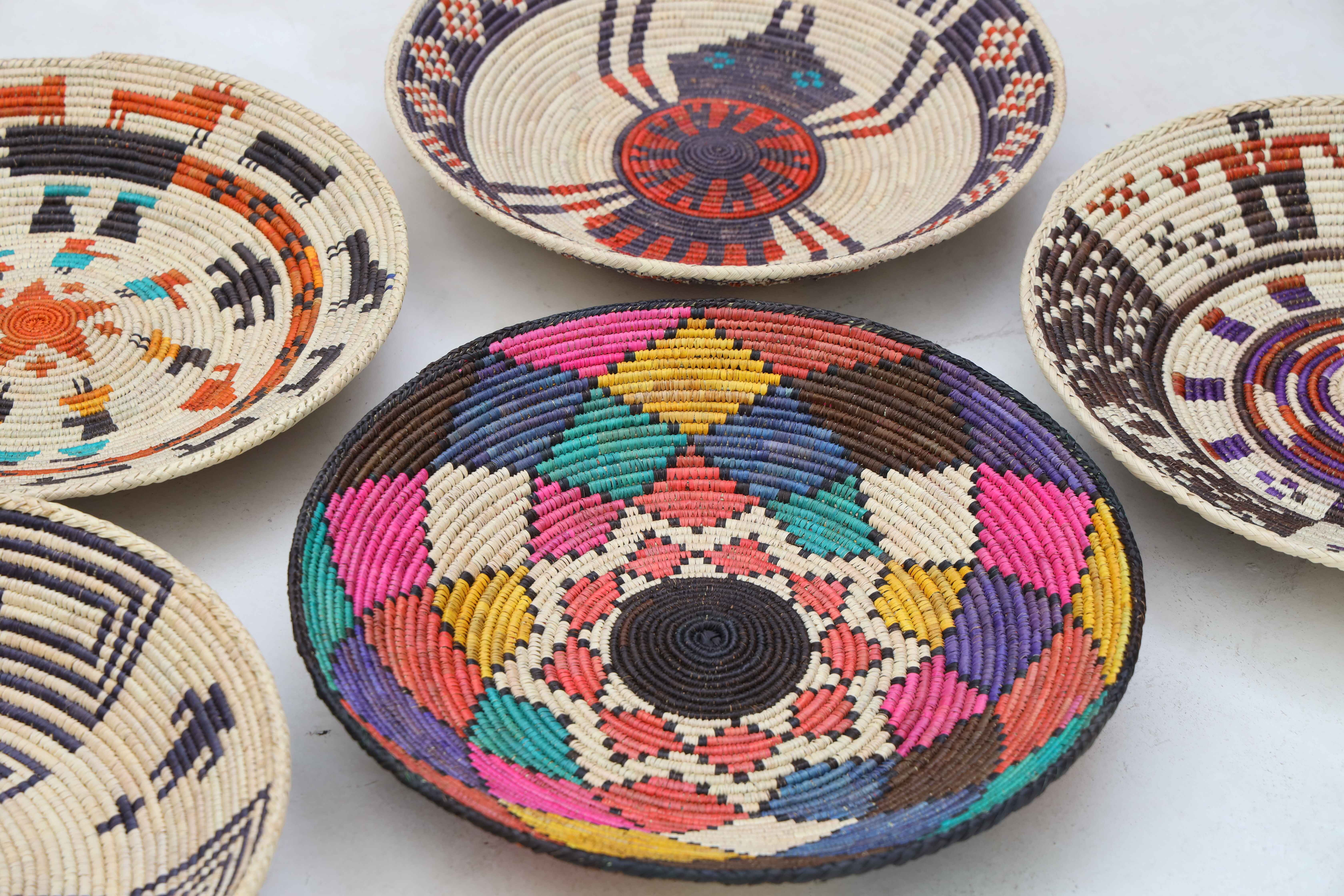 HANDWOVEN COLLECTOR'S GRADE BASKET (NAVU)