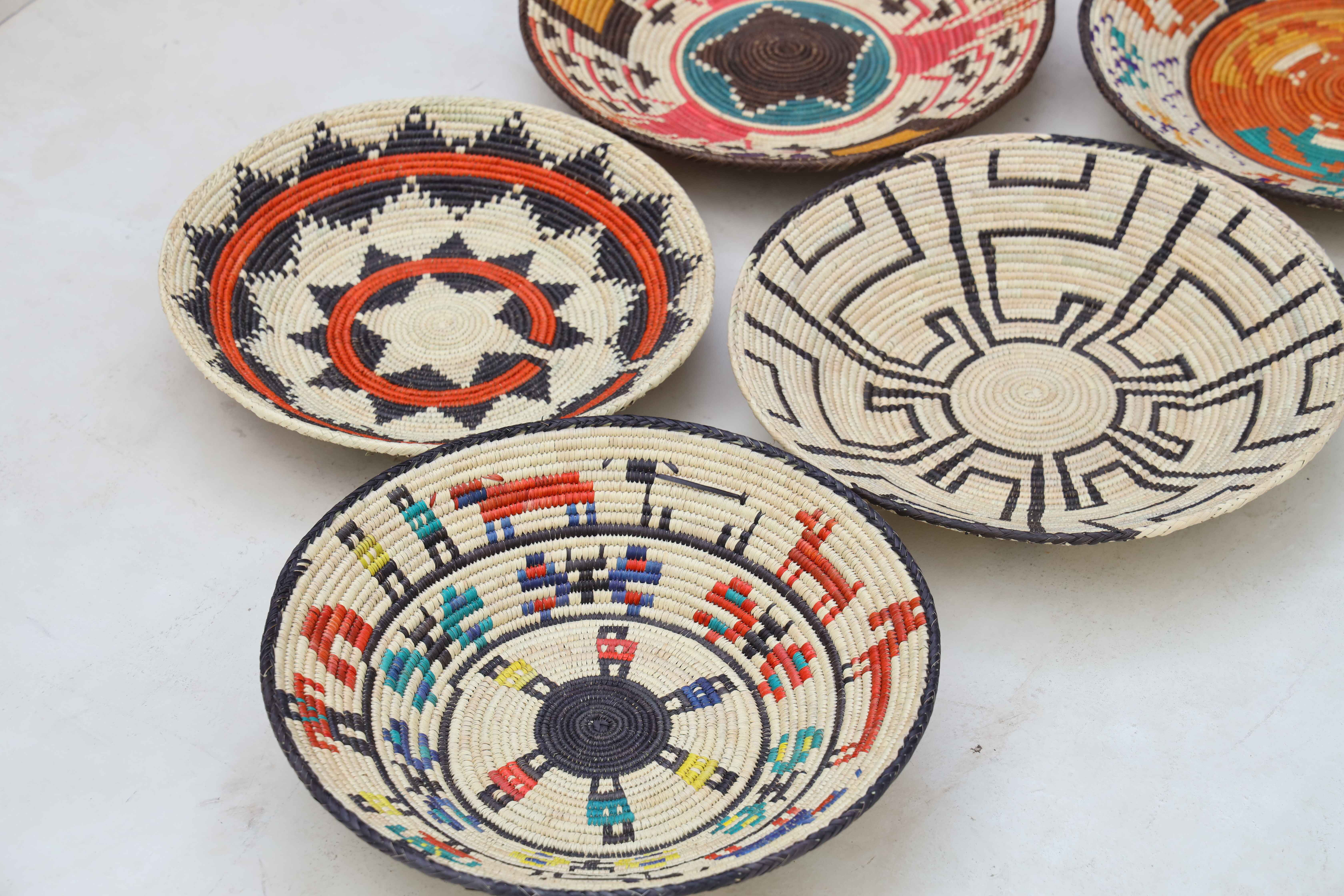 HANDWOVEN COLLECTOR'S GRADE BASKET (NAVU)