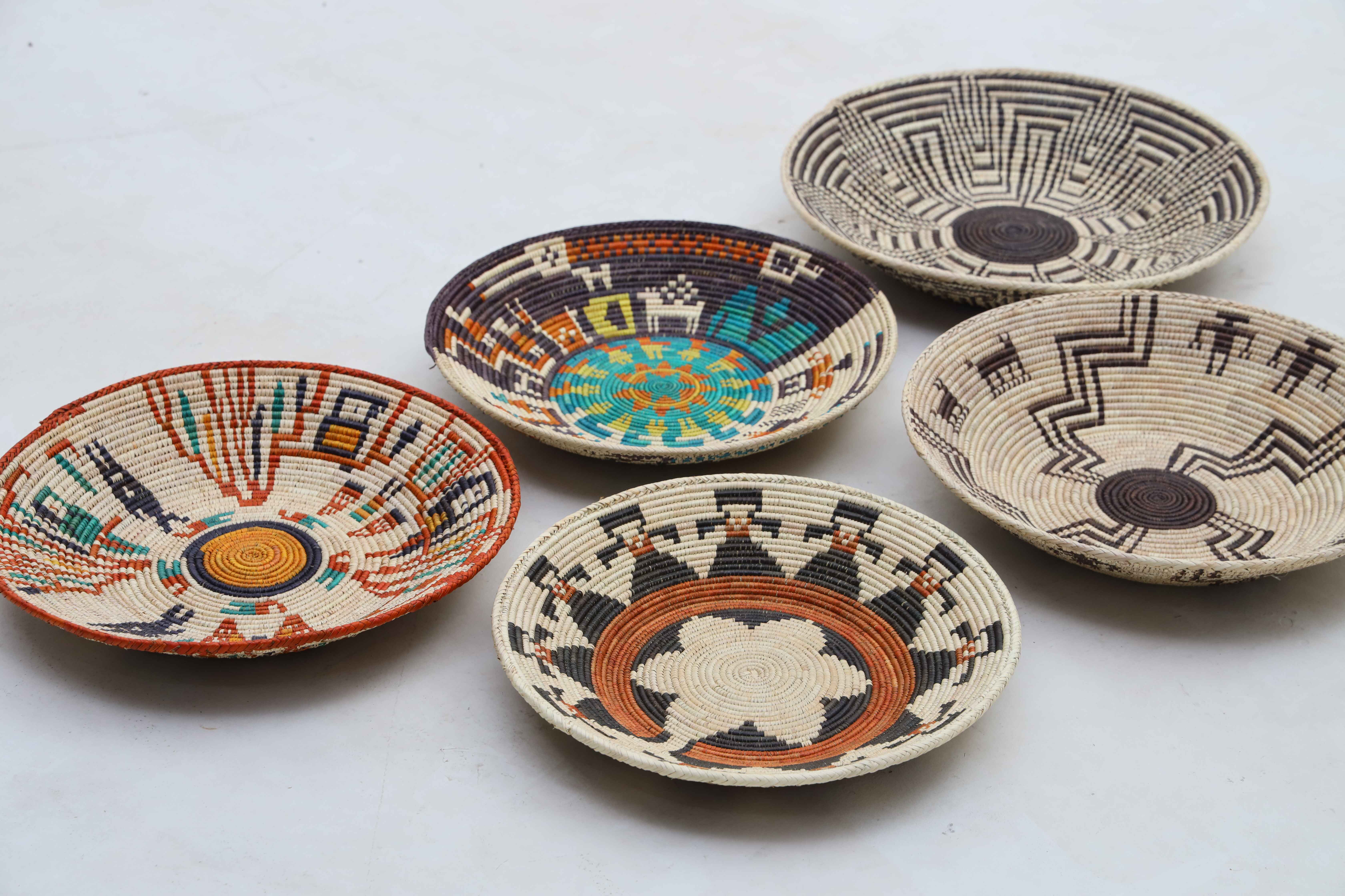 HANDWOVEN COLLECTOR'S GRADE BASKET (NAVU)