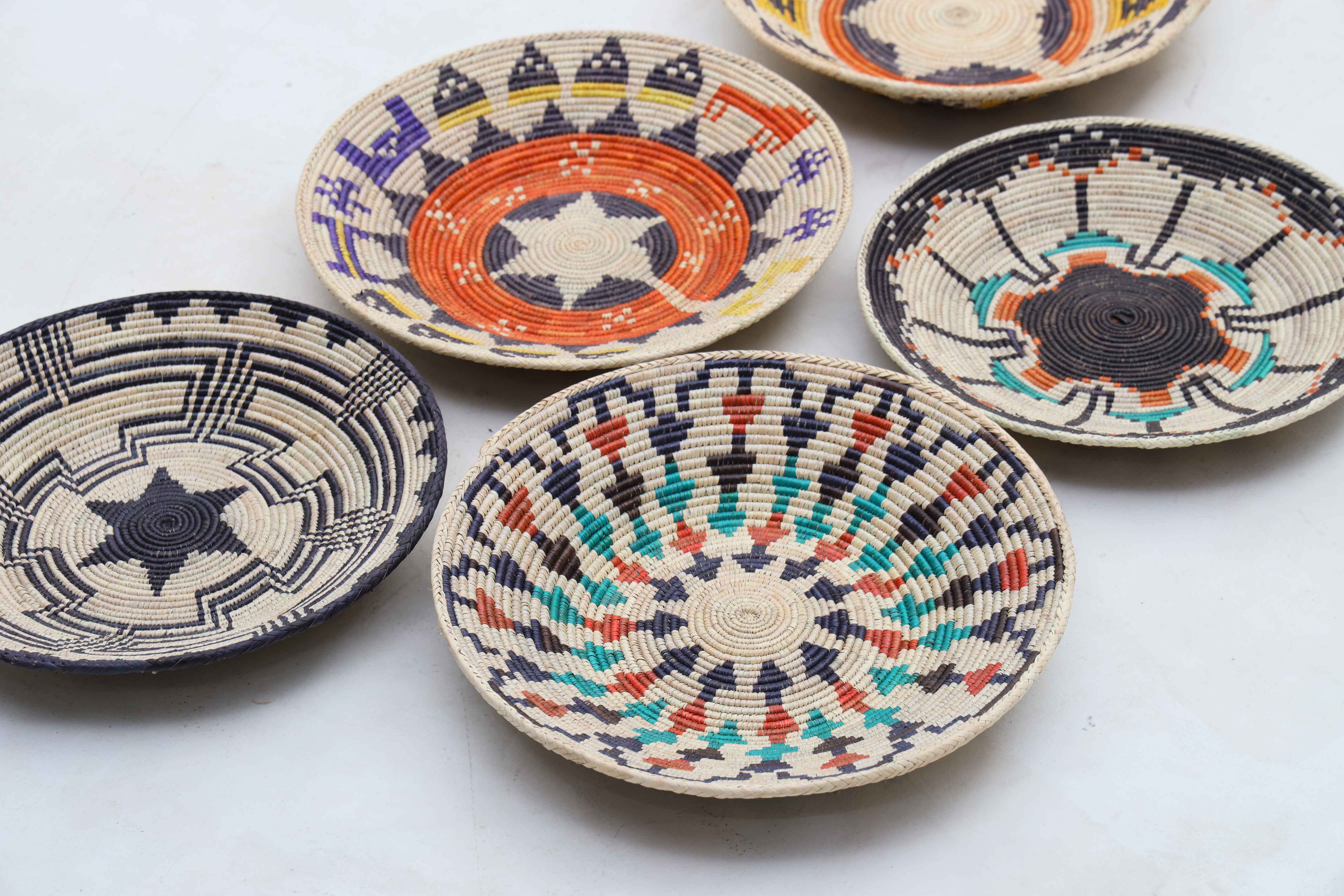 HANDWOVEN COLLECTOR'S GRADE BASKET (NAVU)