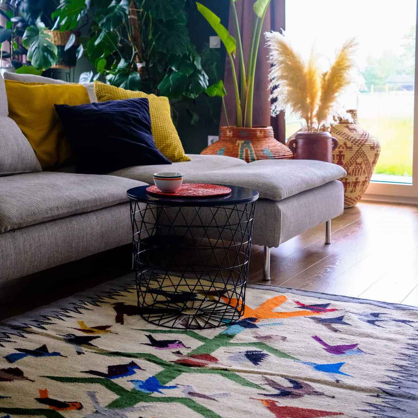 HAND WOVEN NATIVE STYLE COLLECTOR'S GRAND SOUTHWEST RUGS (NHWD)
