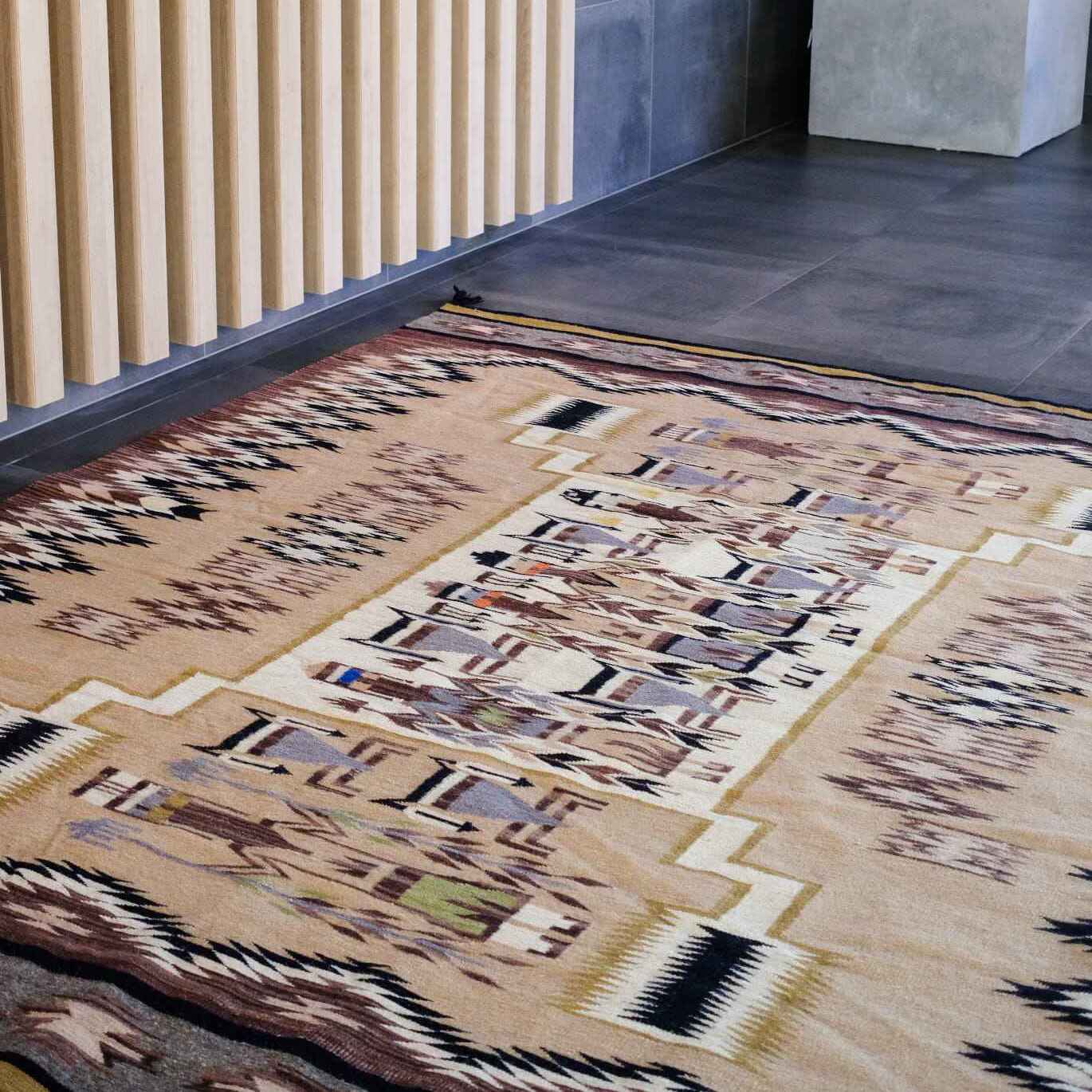 HAND WOVEN NATIVE STYLE COLLECTOR'S GRAND SOUTHWEST RUGS (NHWD)