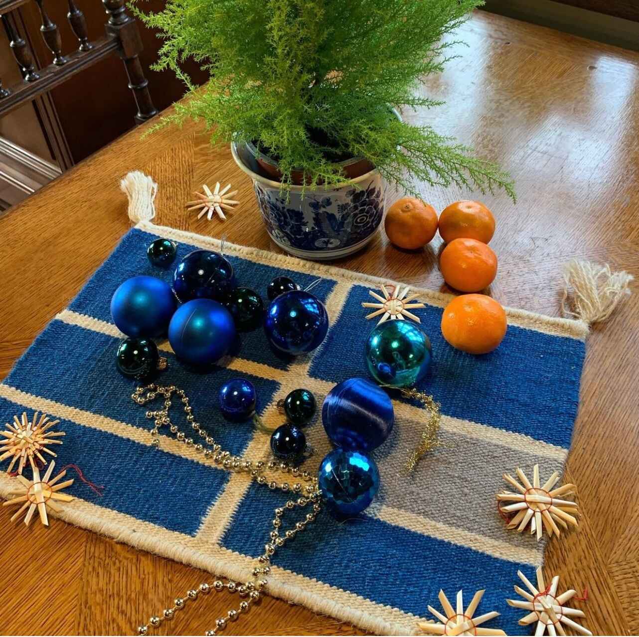 HAND WOVEN TABLE MAT