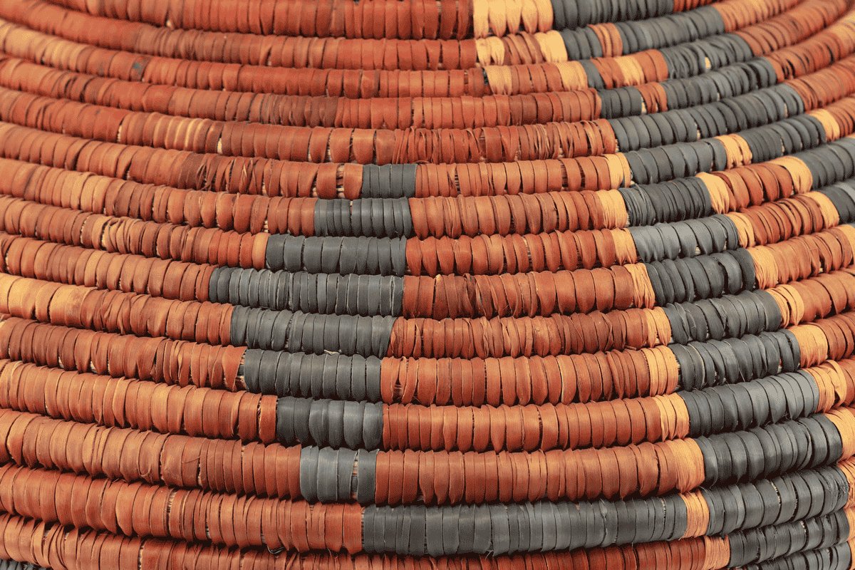 HAND WOVEN BELLY VASE BASKETS (NJAU)