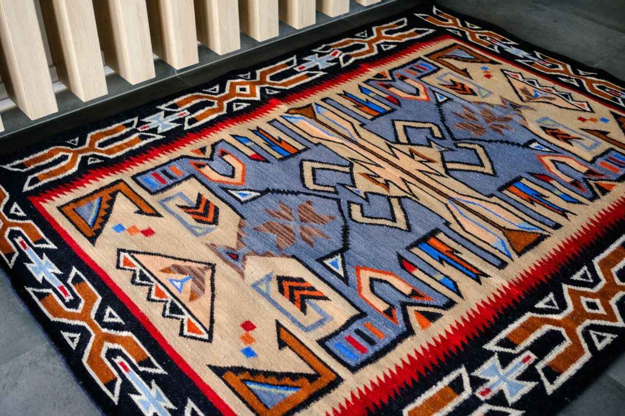 HAND WOVEN NATIVE STYLE COLLECTOR'S GRAND SOUTHWEST RUGS (NHWD)