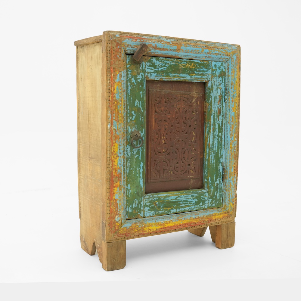 DISCOVER VINTAGE WOODEN TREASURE STRONGER CABNET