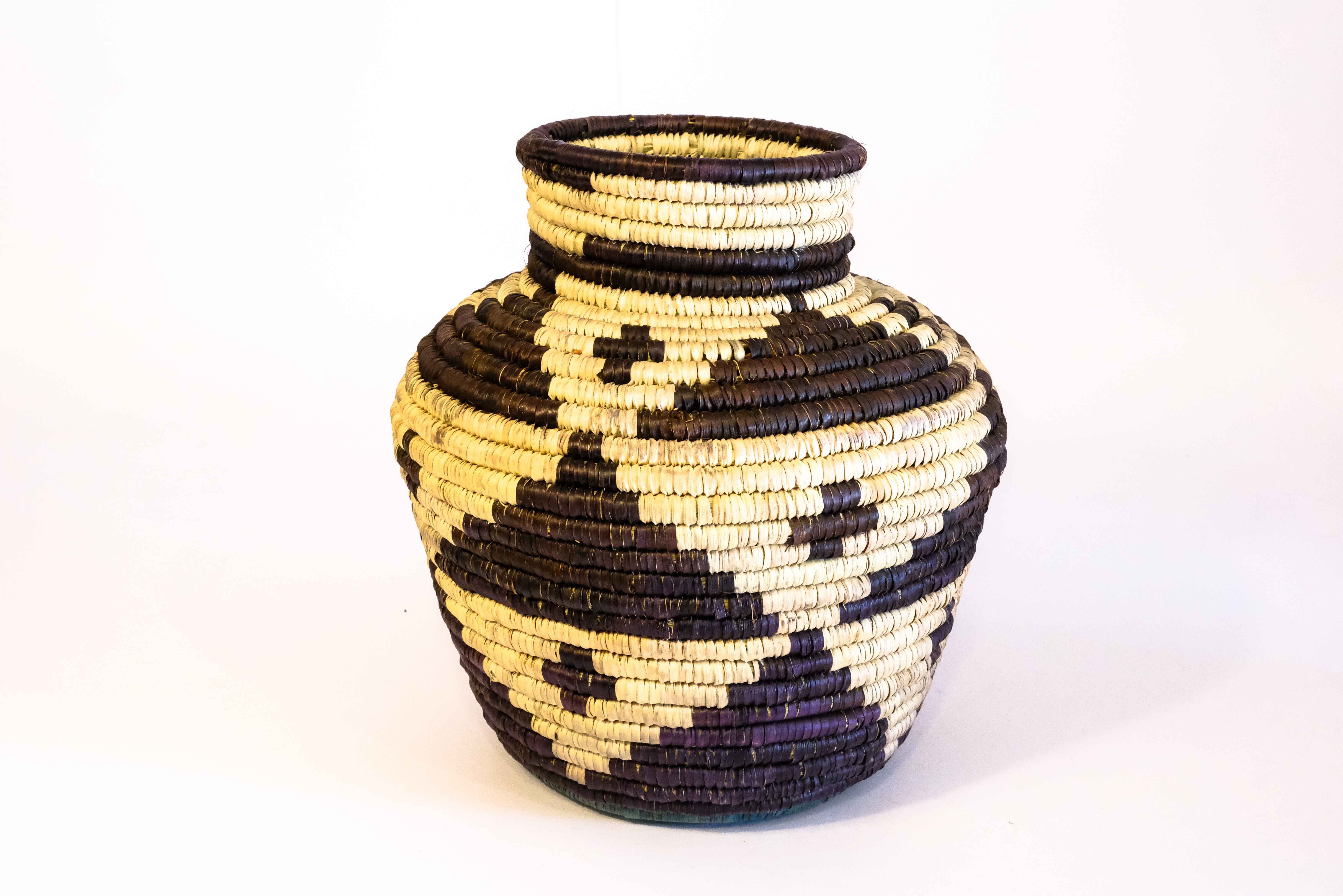 HAND WOVEN WASHOE POTTER BASKETS (NJCU)