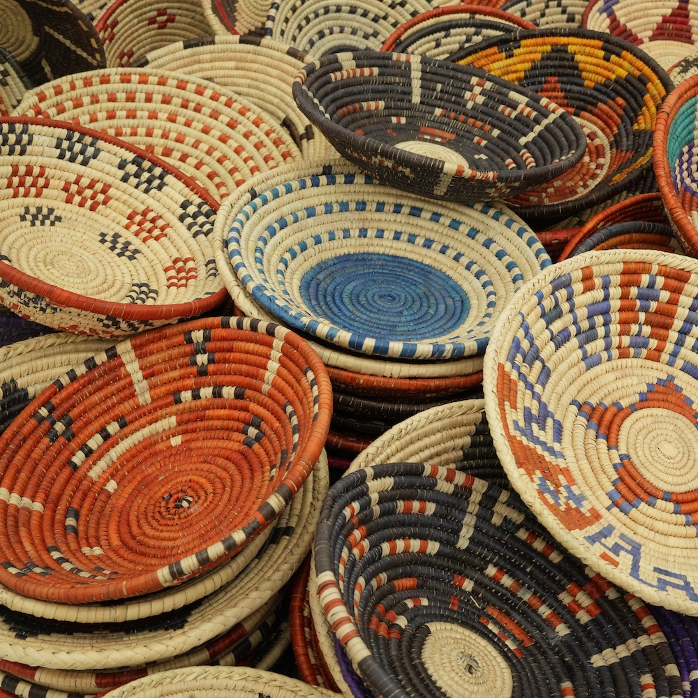 HAND WOVEN HOURSE BASKETS (NHDV)