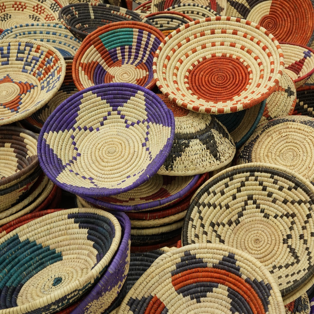 HAND WOVEN HOURSE BASKETS (NHDV)