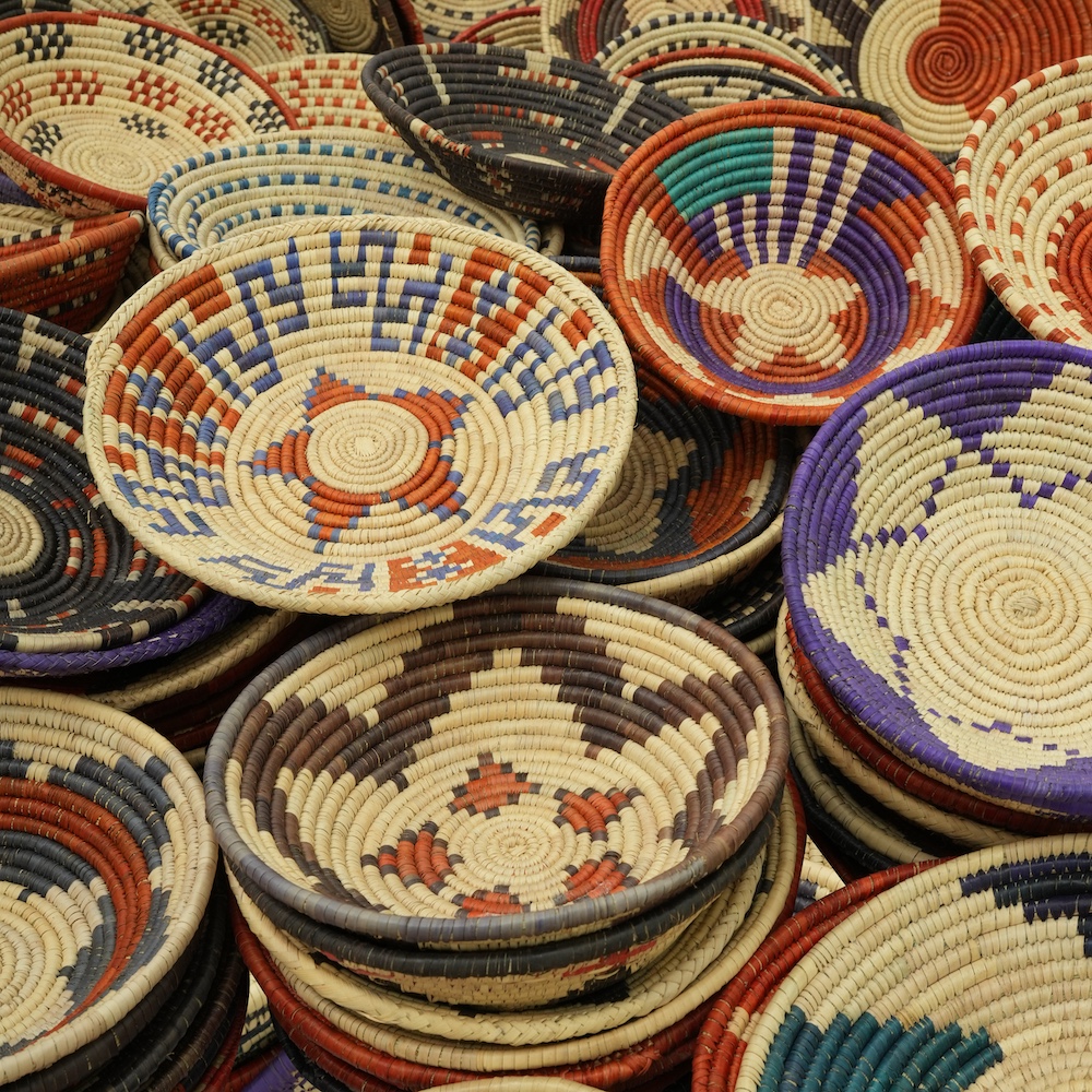 HAND WOVEN HOURSE BASKETS (NHDV)