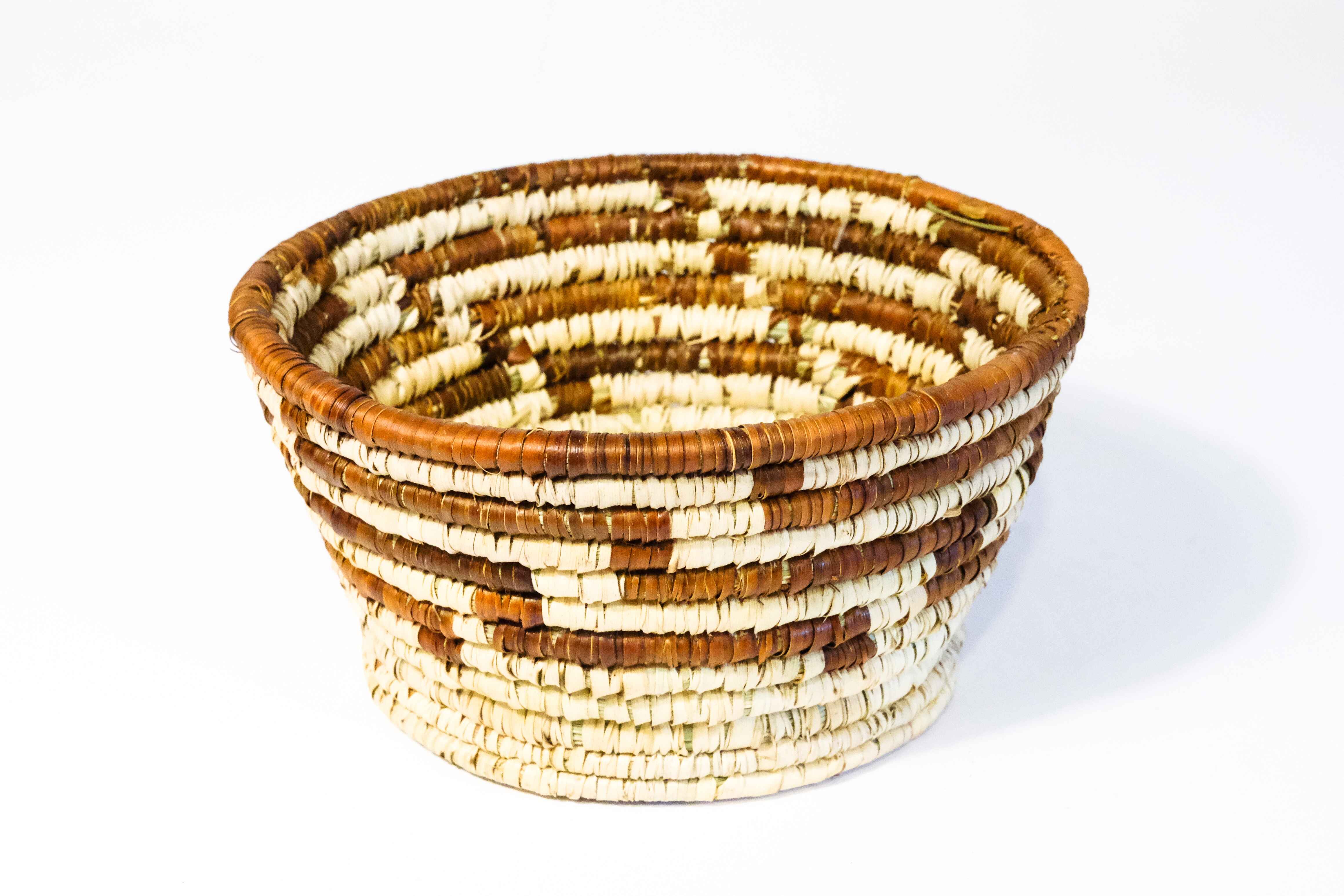 HAND WOVEN CANDY BASKETS (NBAU)