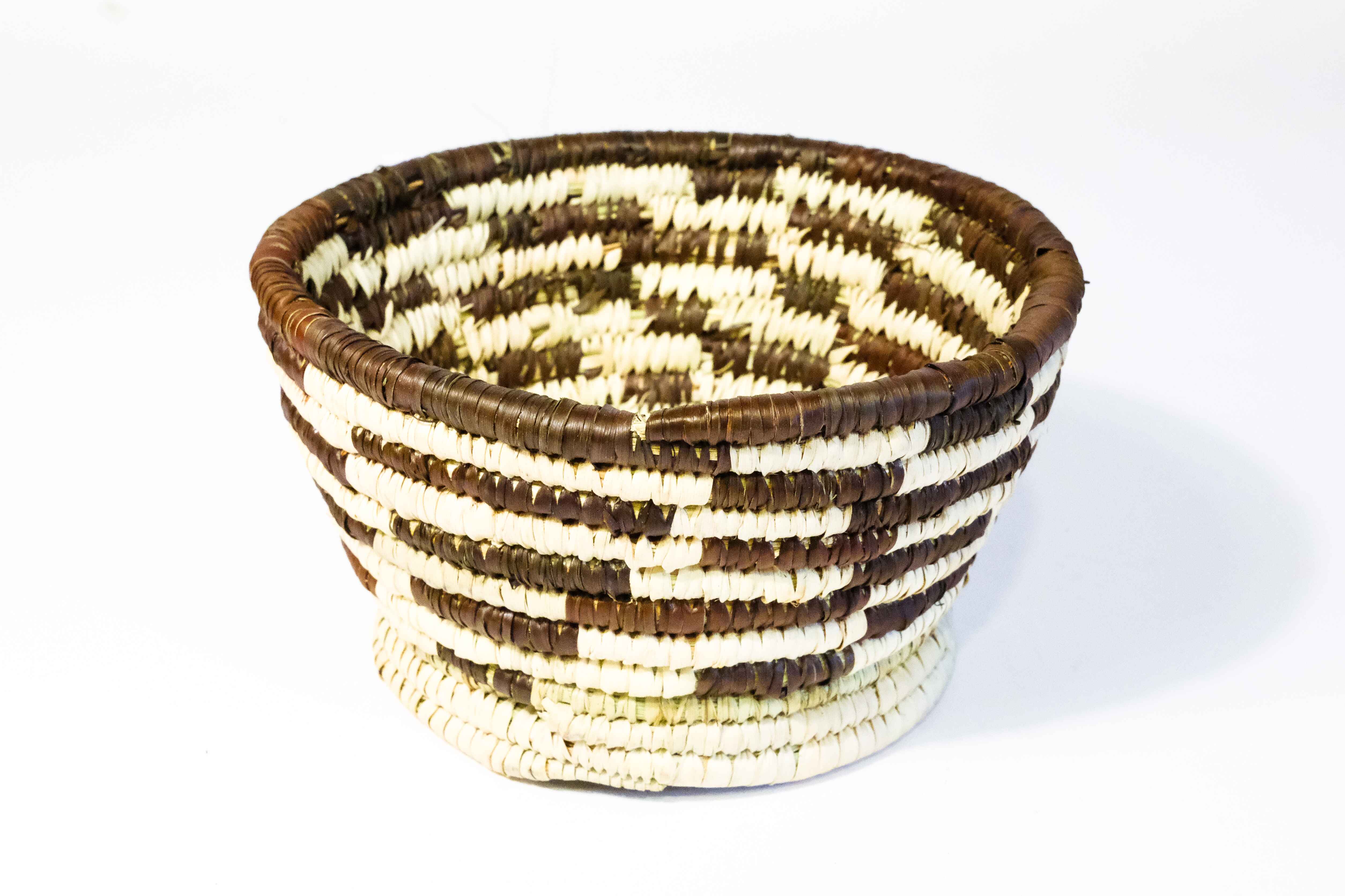 HAND WOVEN CANDY BASKETS (NBAU)