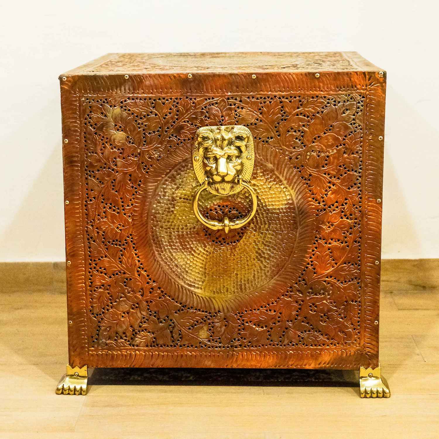 HAND BETEAN COPPER END TABLE (NTACU)