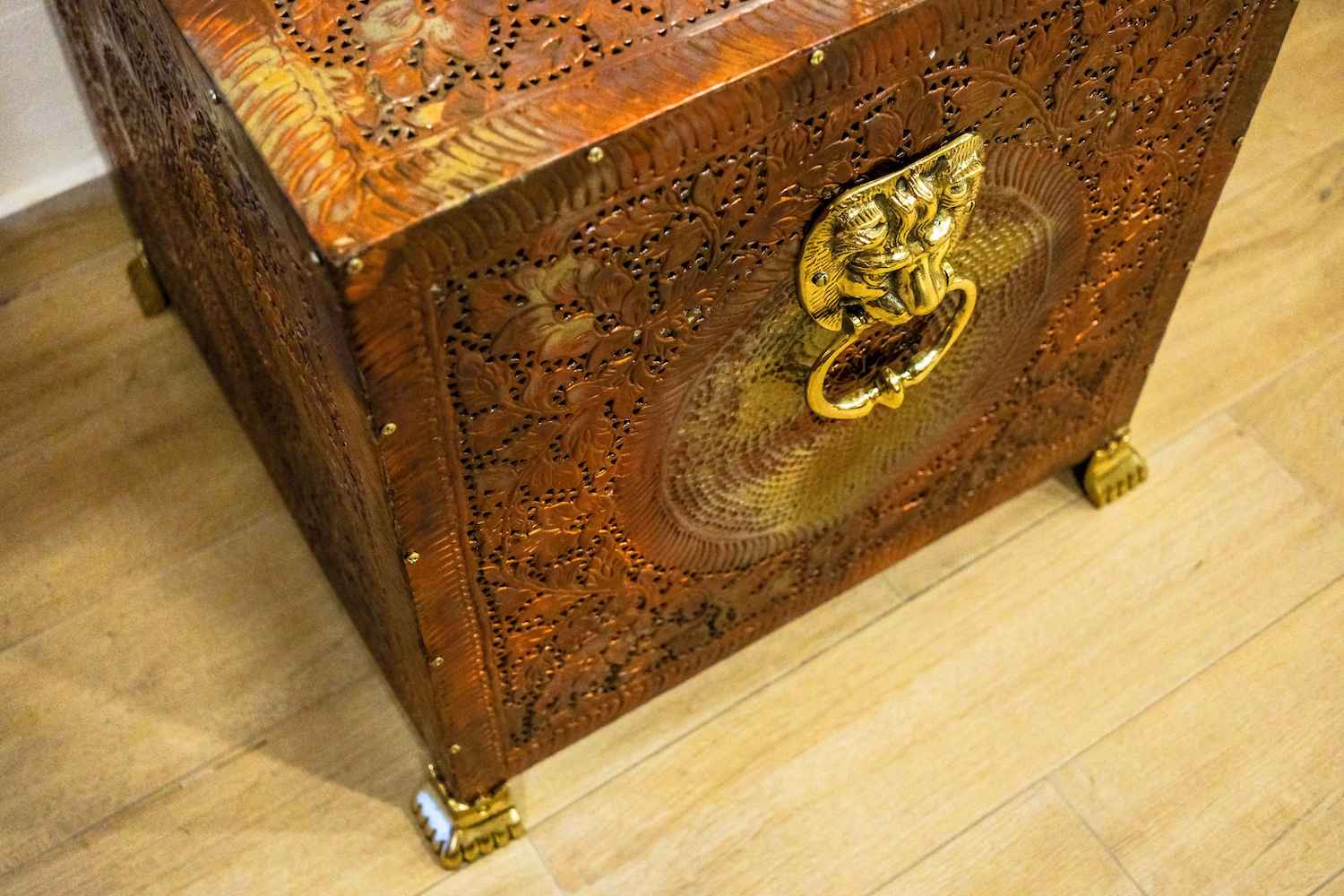 HAND BETEAN COPPER END TABLE (NTACU)