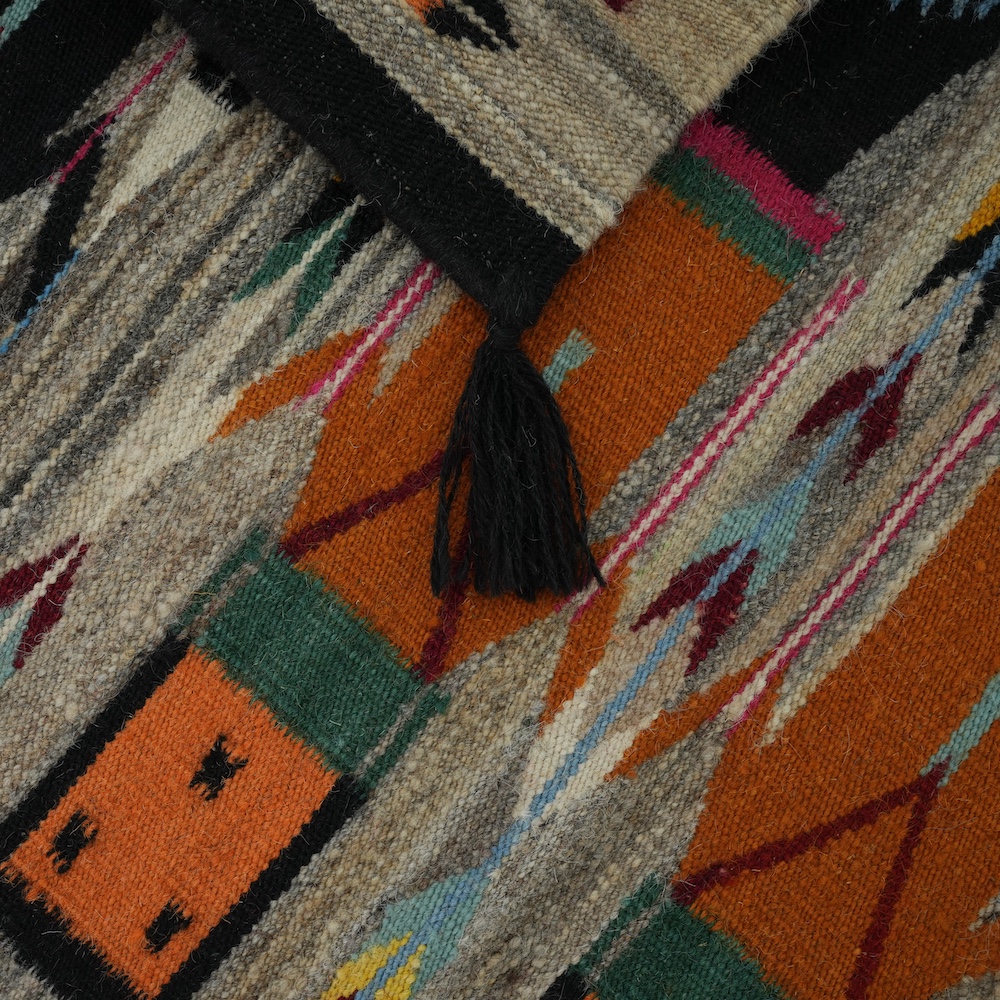HAND WOVEN NATIVE STYLE COLLECTOR'S GRAND SOUTHWEST RUGS (NHWD)