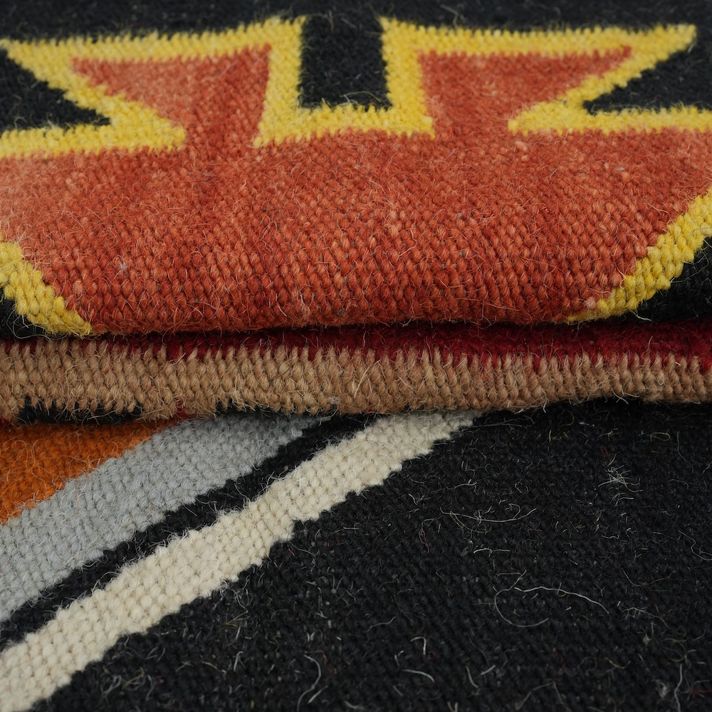 HAND WOVEN NATIVE STYLE COLLECTOR'S GRAND SOUTHWEST RUGS (NHWD)