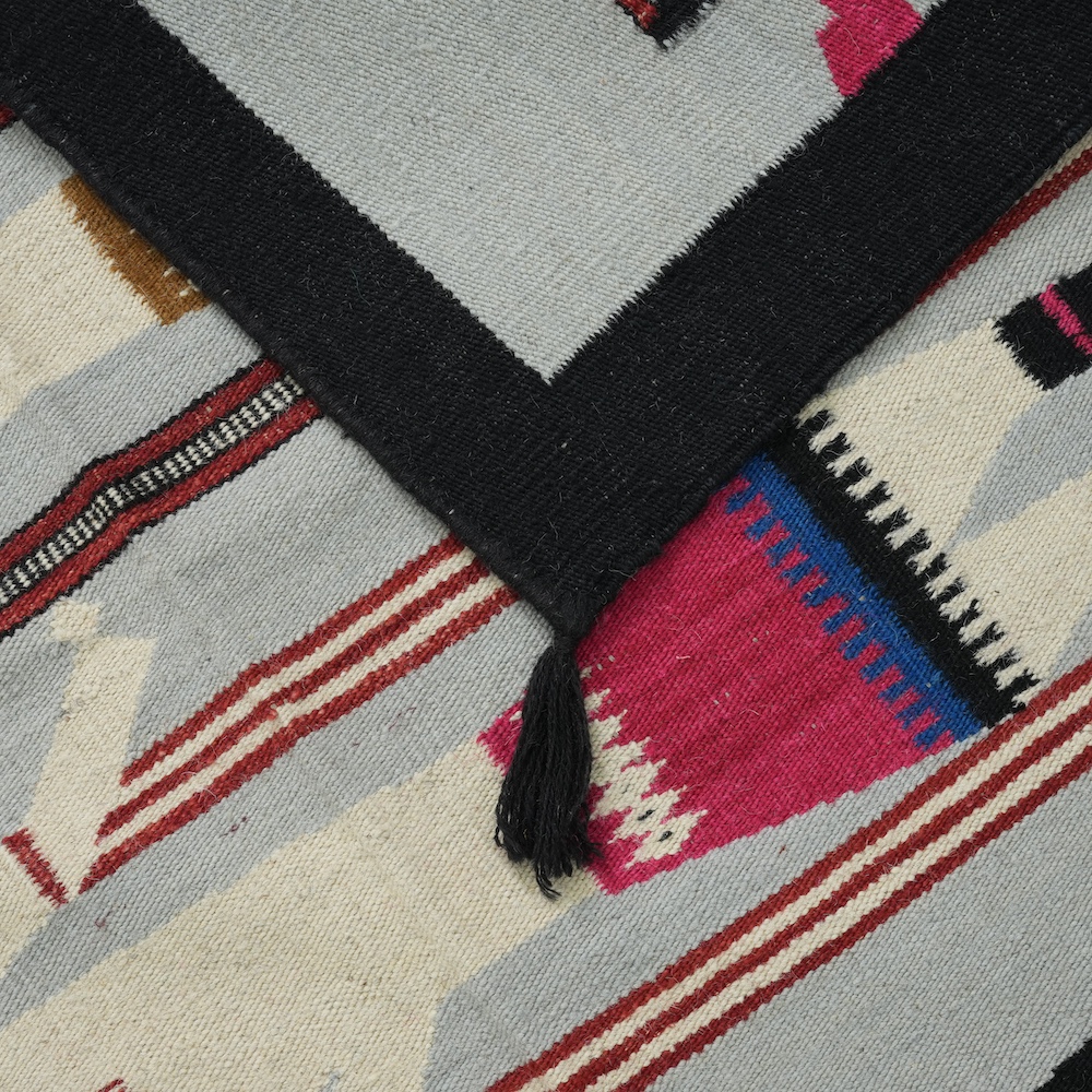 HAND WOVEN NATIVE STYLE COLLECTOR'S GRAND SOUTHWEST RUGS (NHWD)