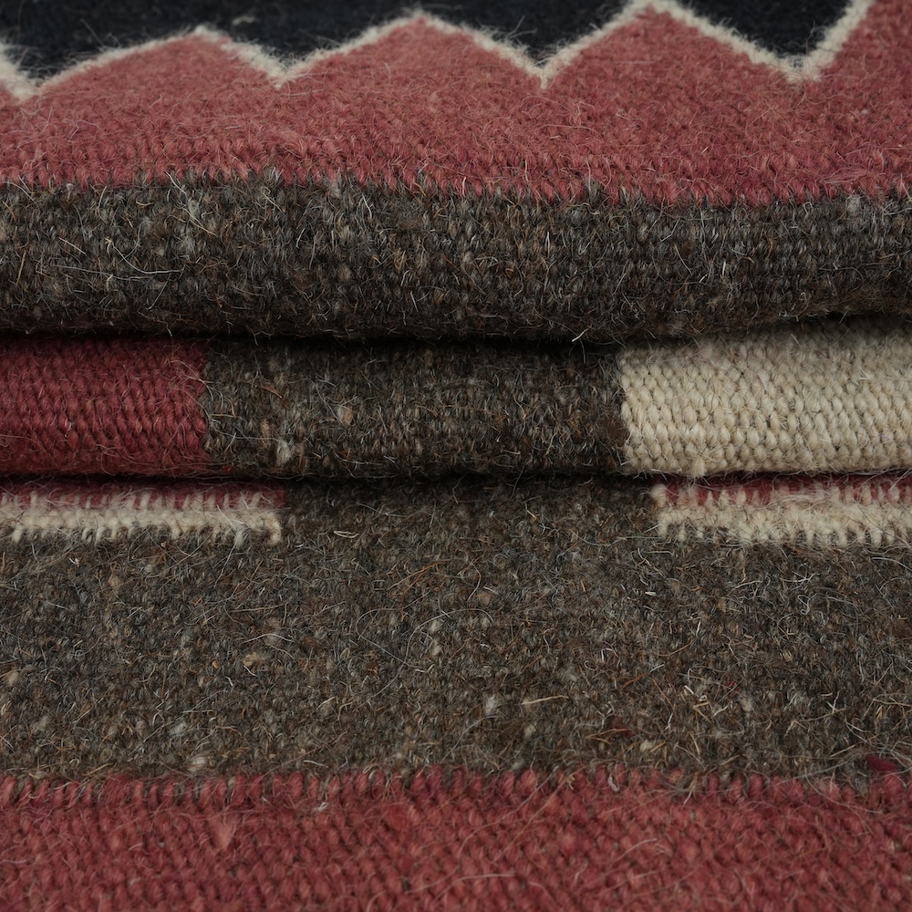 HAND WOVEN NATIVE STYLE COLLECTOR\'S GRAND SOUTHWEST RUGS (NHWD)