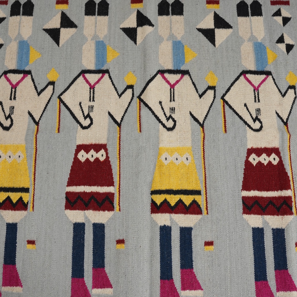 HAND WOVEN NATIVE STYLE COLLECTOR'S GRAND SOUTHWEST RUGS (NHWD)