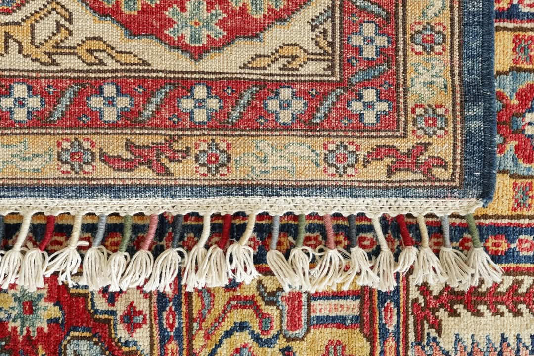 HAND WOVEN VEGETABLE DYED HAND KNOTTED CARPET