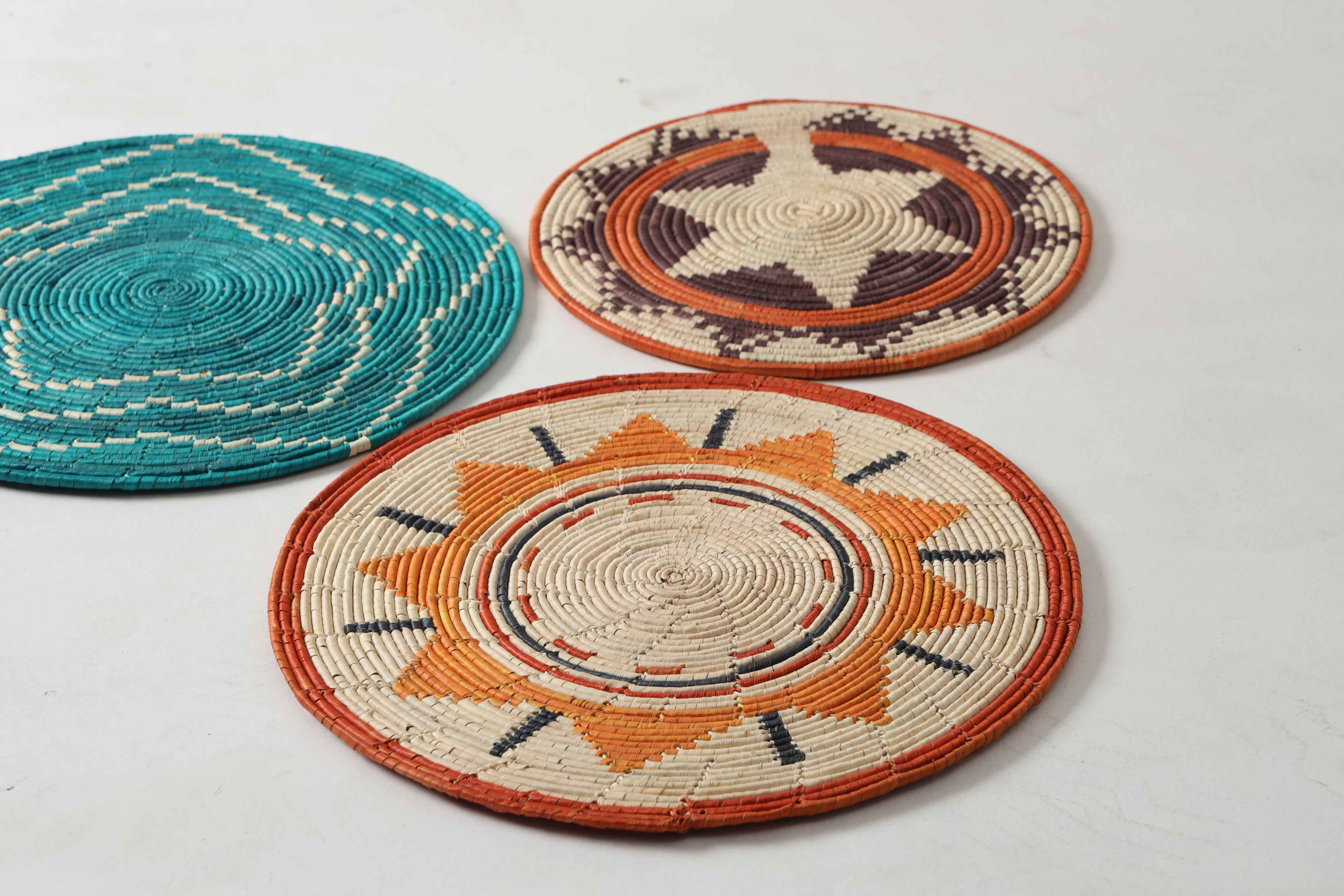 HAND WOVEN THIN MAT BASKETS (NIBV)