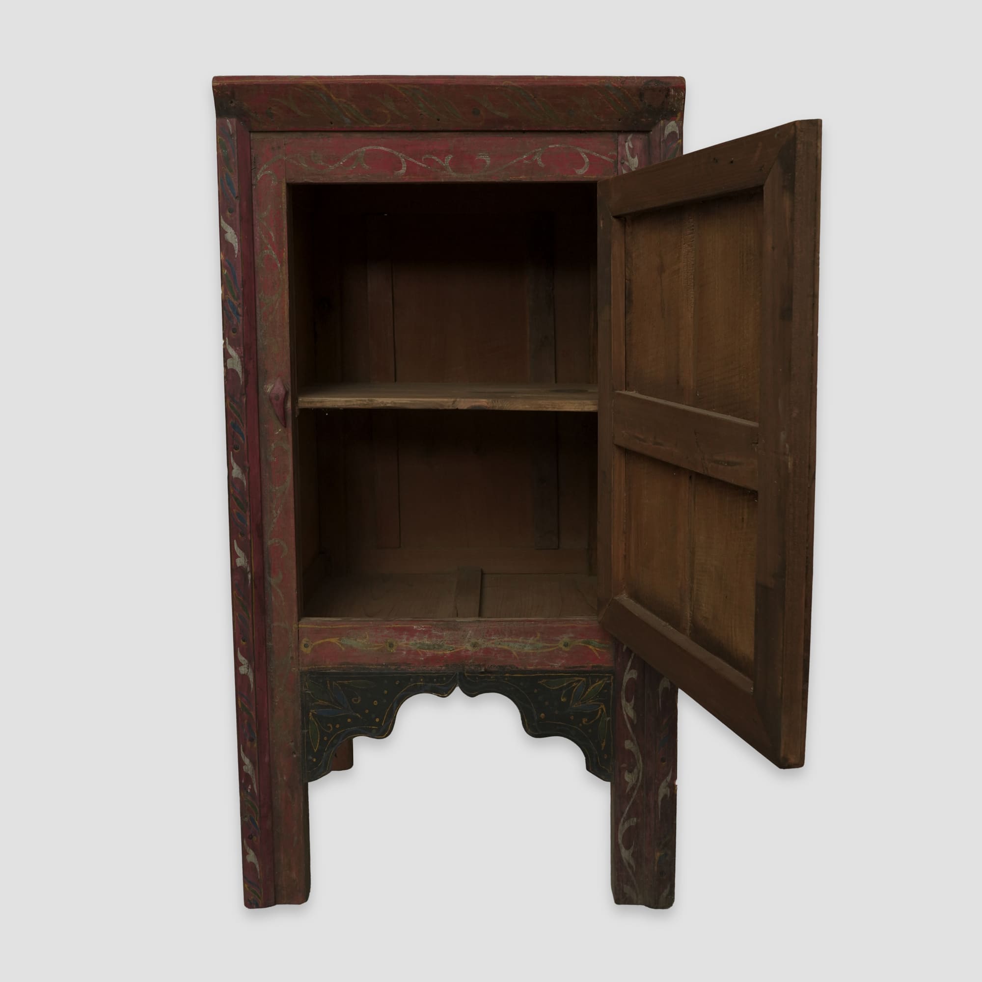 DISCOVER VINTAGE STYLE HAND PANITED CABINTS 