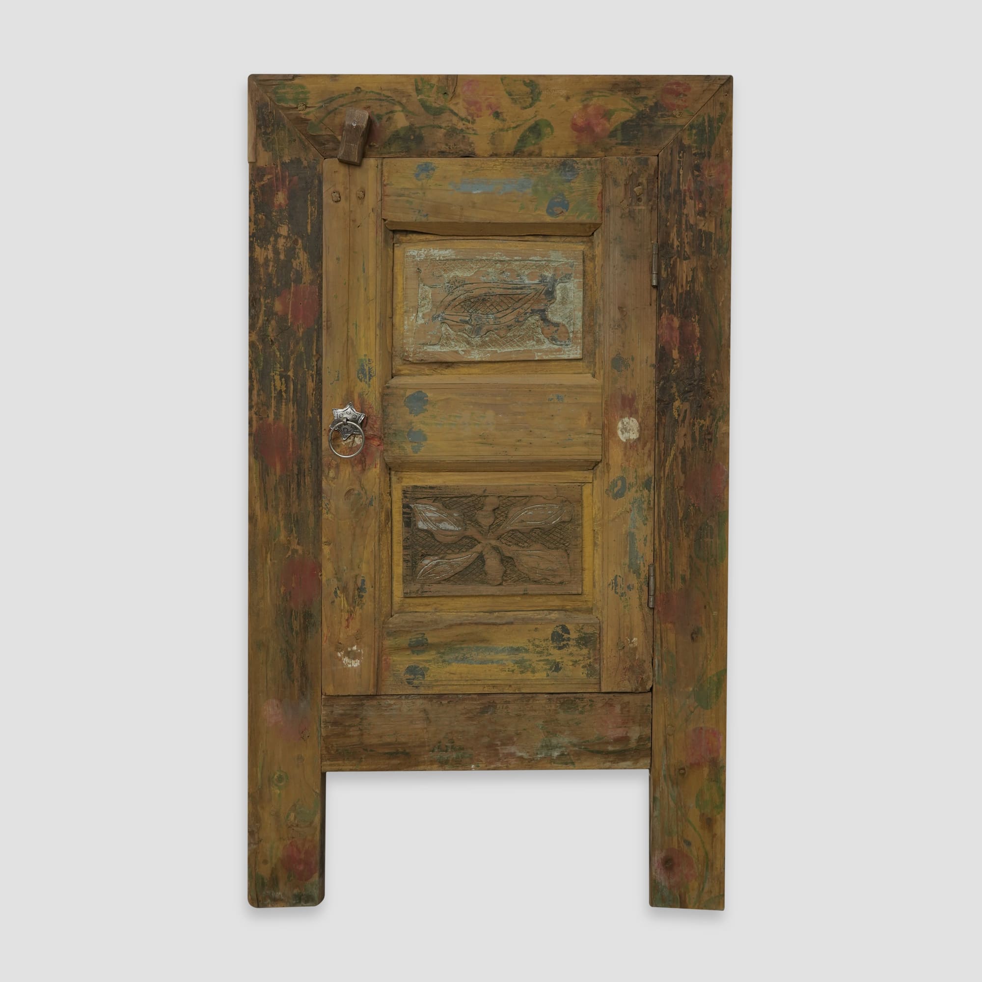 DISCOVER VINTAGE WOODEN TREASURE STRONGER CABINET