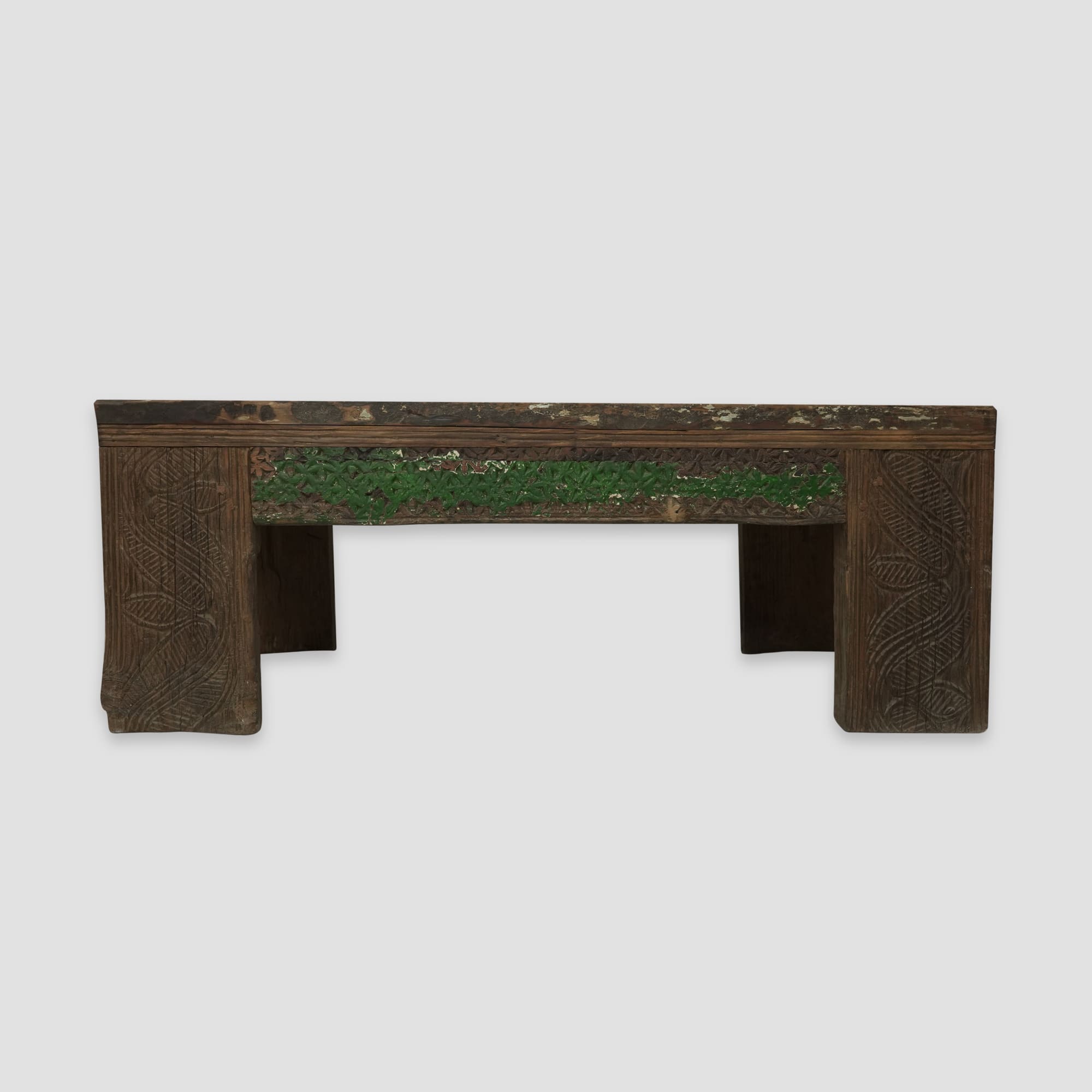 DISCOVER VINTAGE WOODEN COFEE TABLE